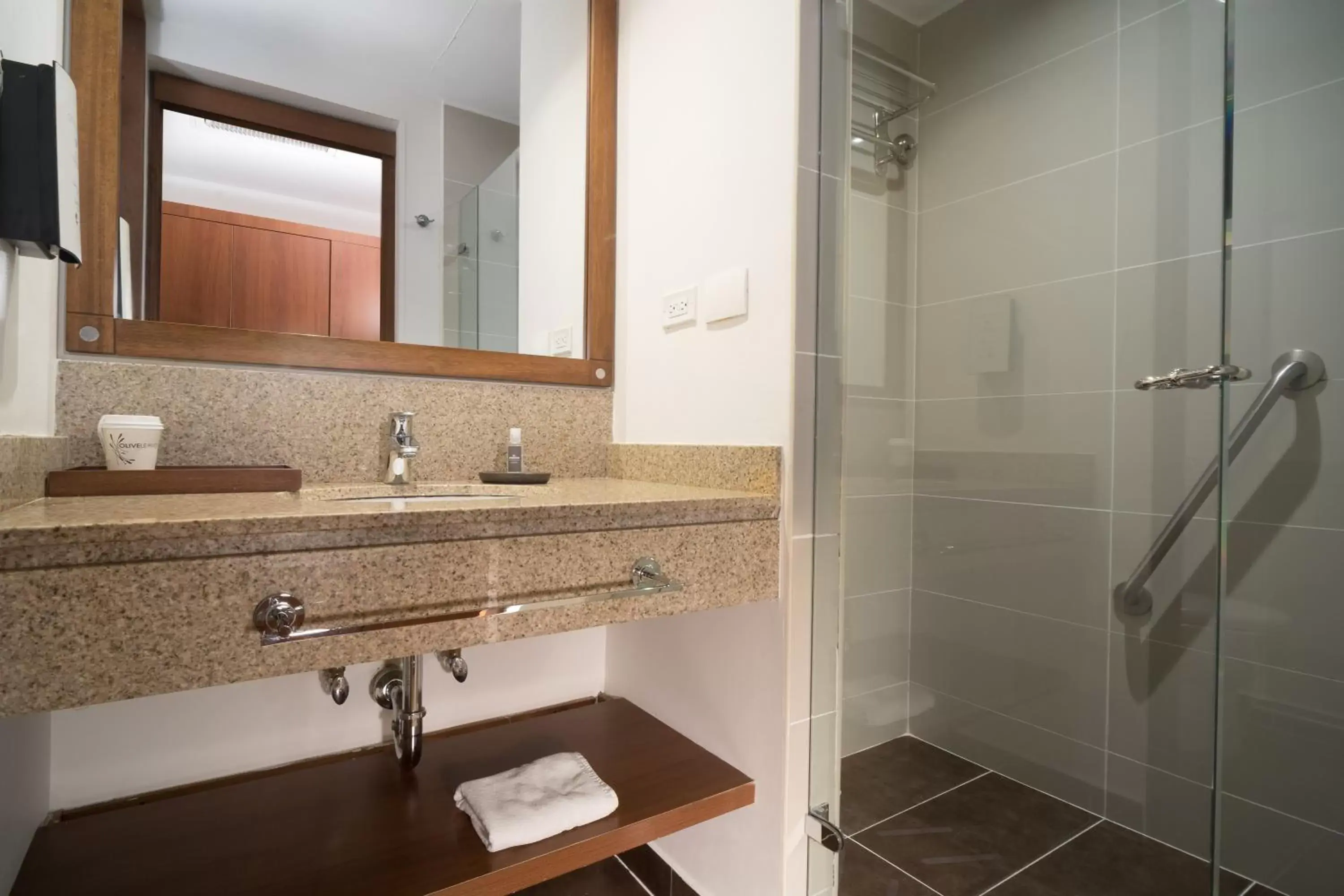 Shower, Bathroom in Hotel Habitel Select