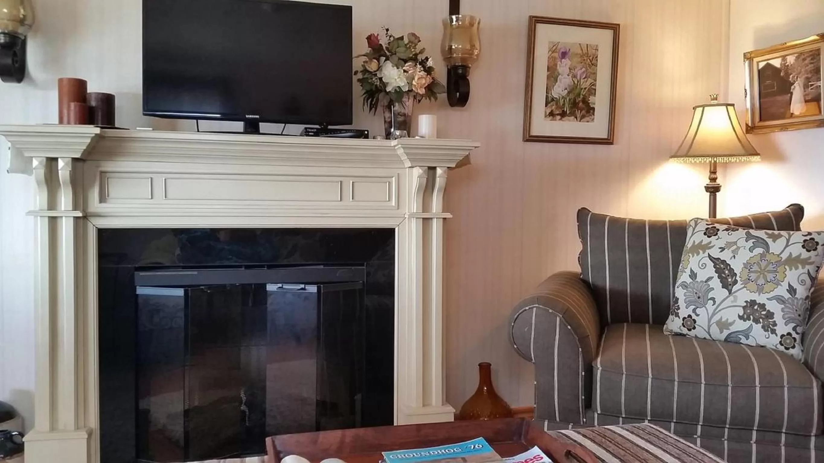 Decorative detail in Bayside Inn