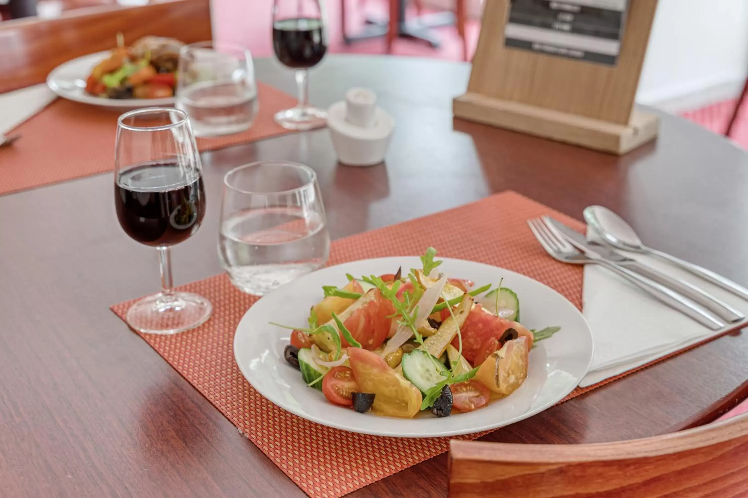 Restaurant/places to eat in Brit Hotel Bordeaux Aéroport - Le Soretel