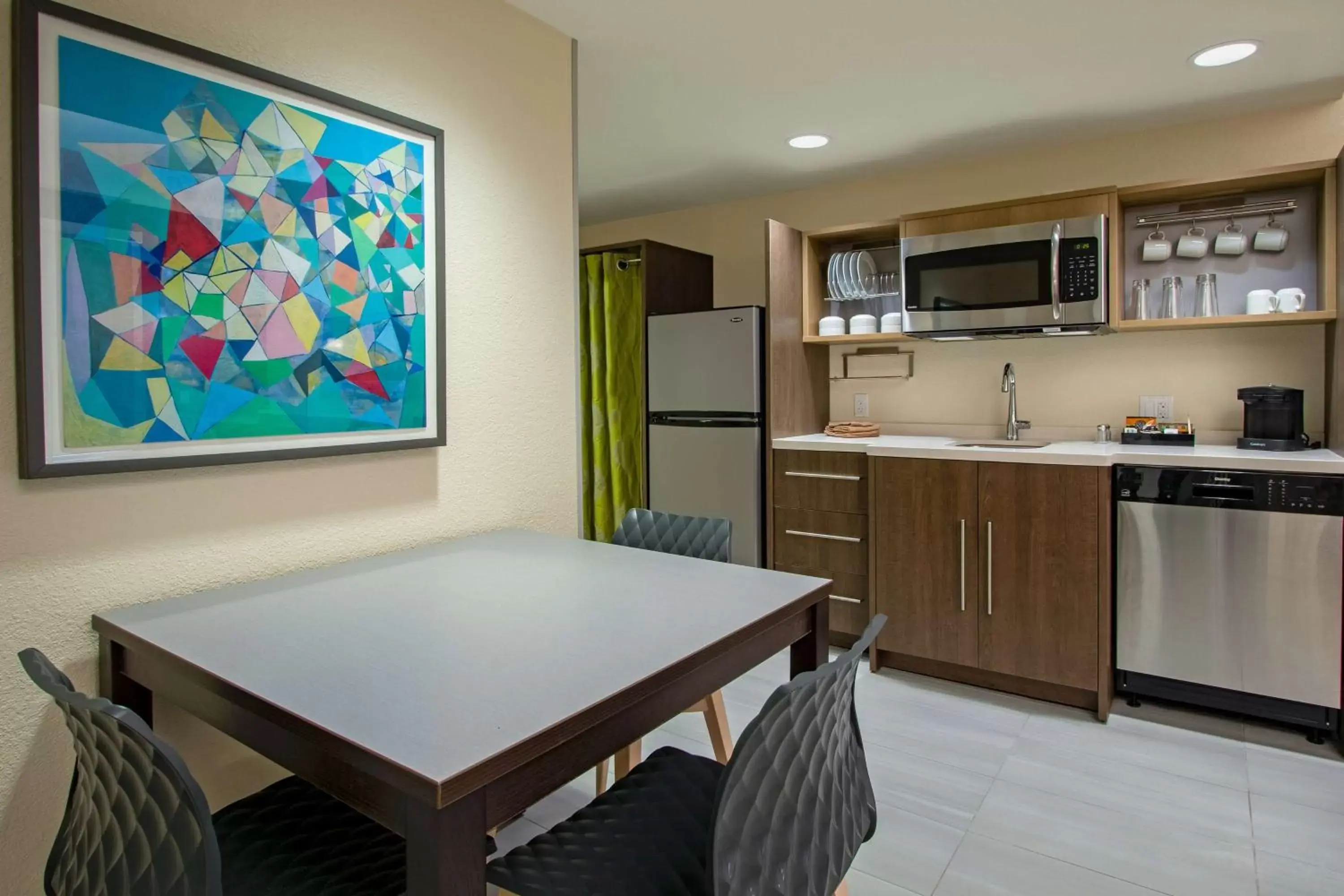 Kitchen or kitchenette, Kitchen/Kitchenette in Home2 Suites By Hilton Grove City Columbus