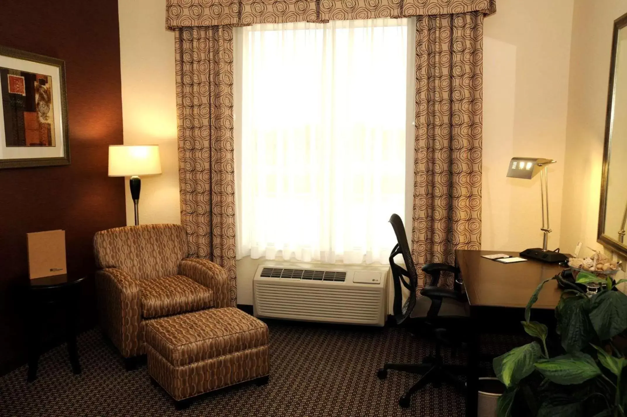 Bedroom, Seating Area in Hilton Garden Inn New Braunfels