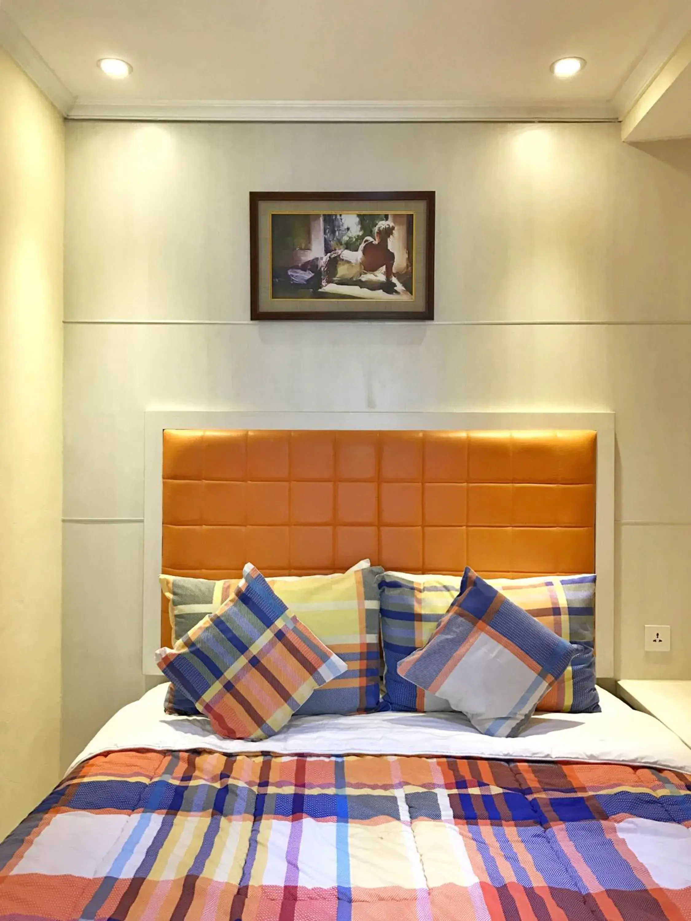 Bedroom, Bed in Ravarine Suite Apartment