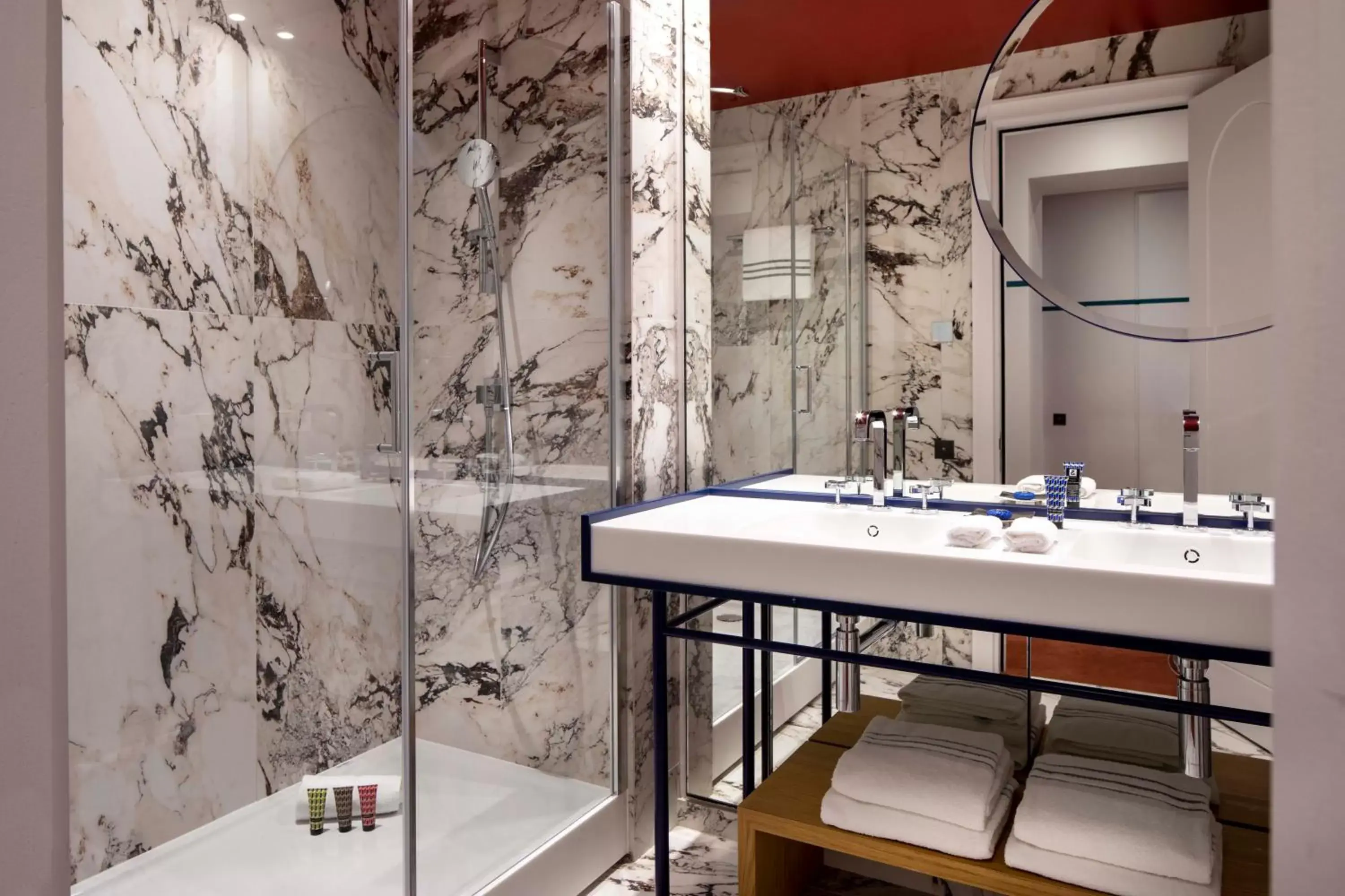 Bathroom in Hôtel Bel Ami