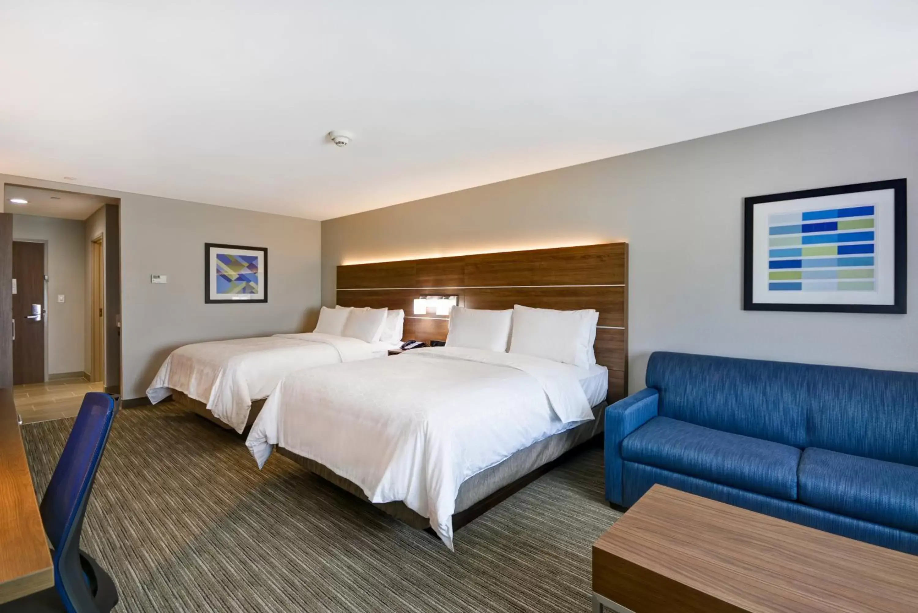 Photo of the whole room, Bed in Holiday Inn Express & Suites - Houston NASA - Boardwalk Area, an IHG Hotel