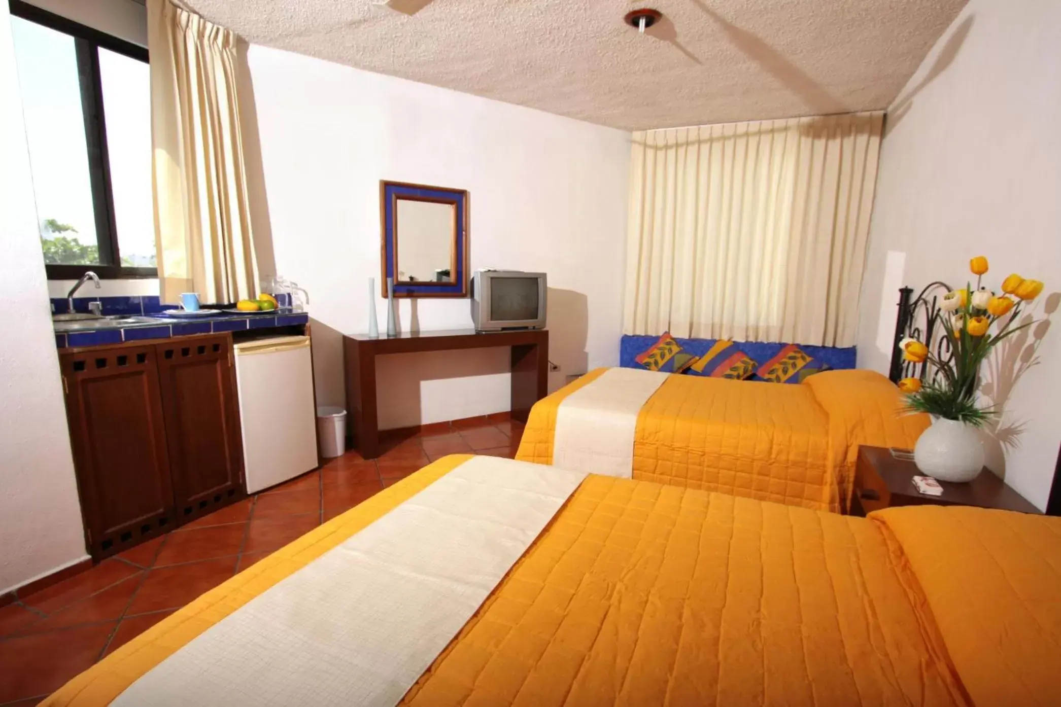 Photo of the whole room, Room Photo in Hotel Los Girasoles
