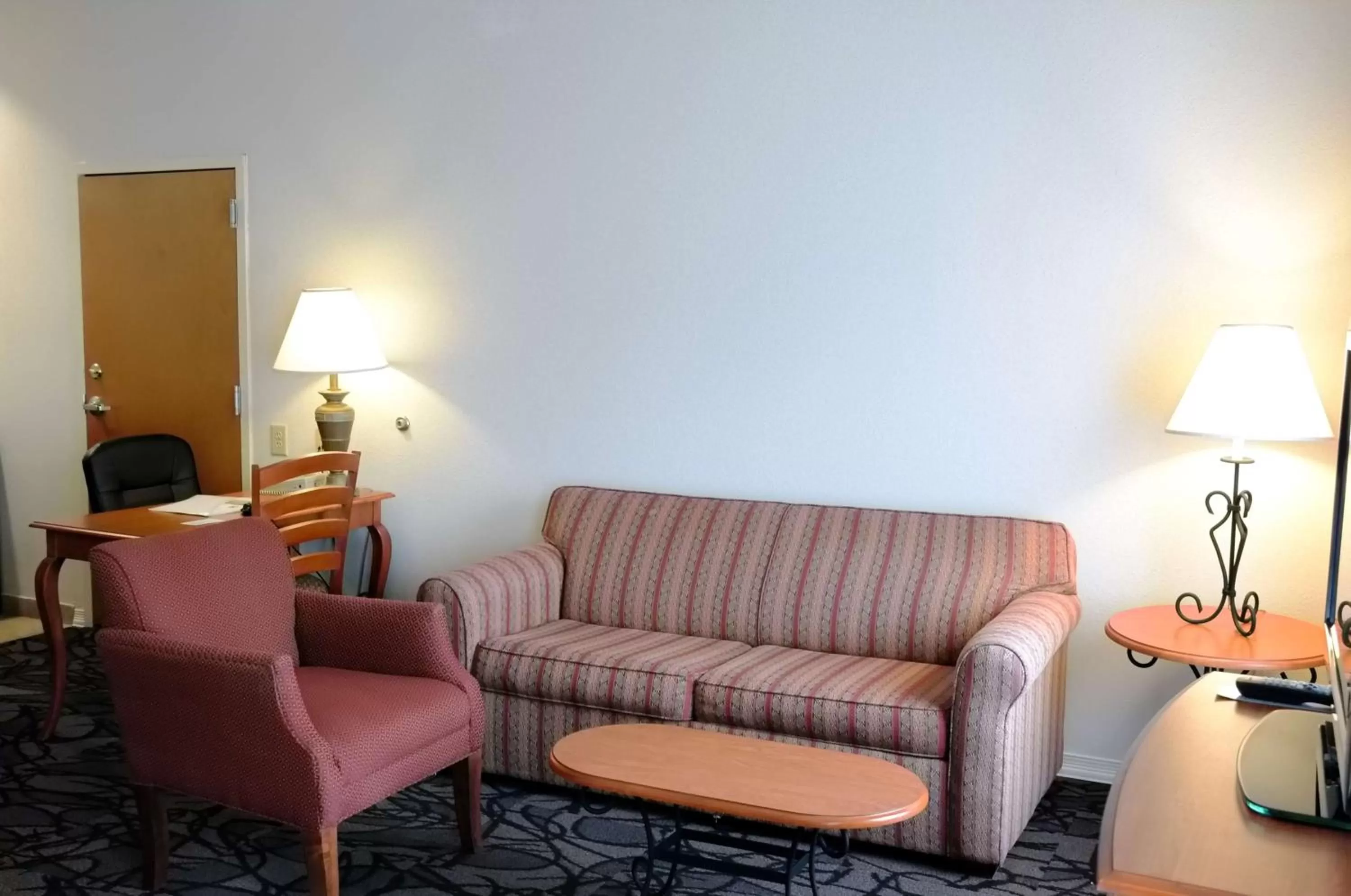 King Room with Bath Tub - Disability/Hearing Access in Hampton Inn & Suites Birmingham-Pelham - I-65