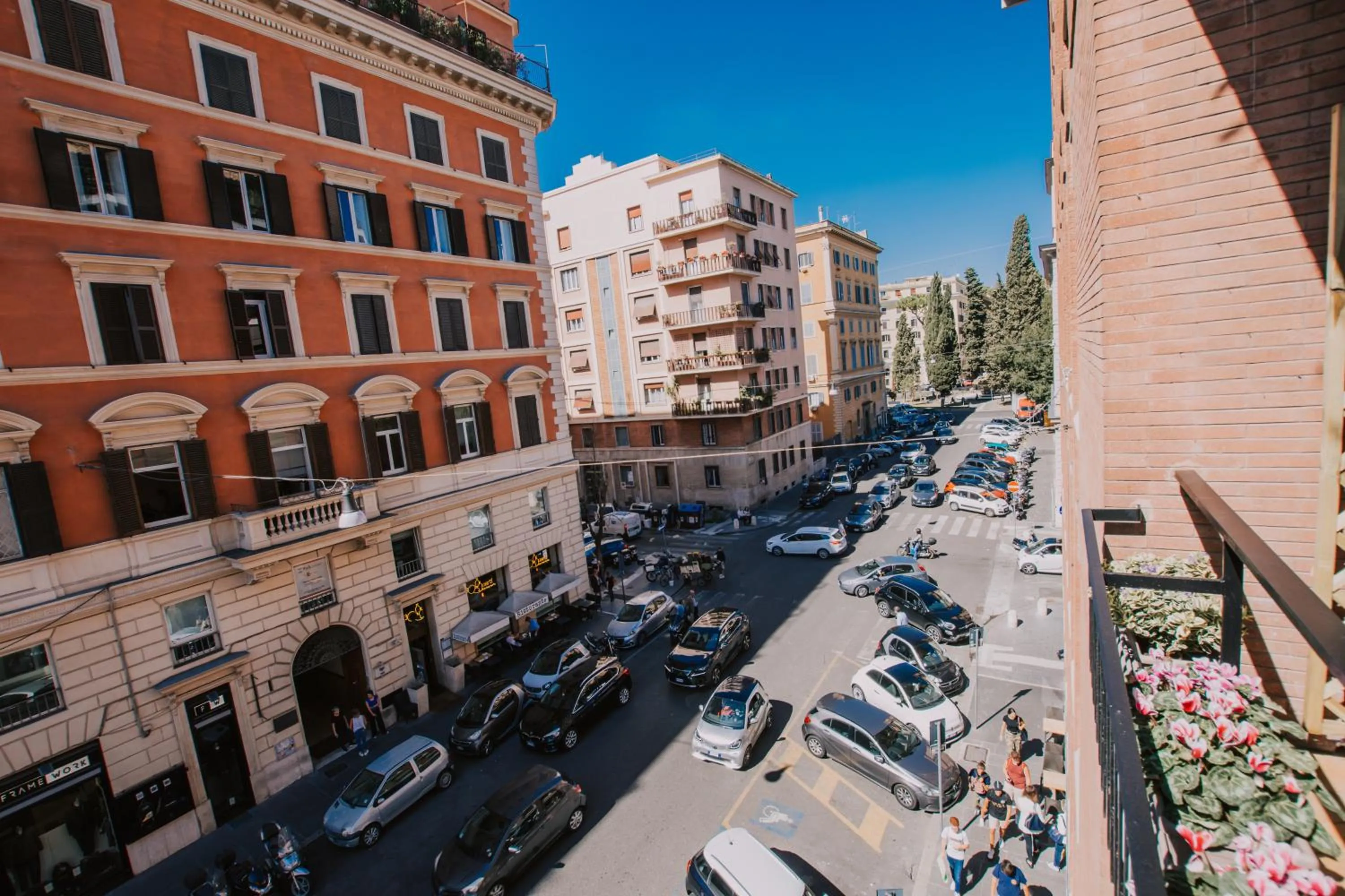 Street view in Regolo Rooms Vaticano