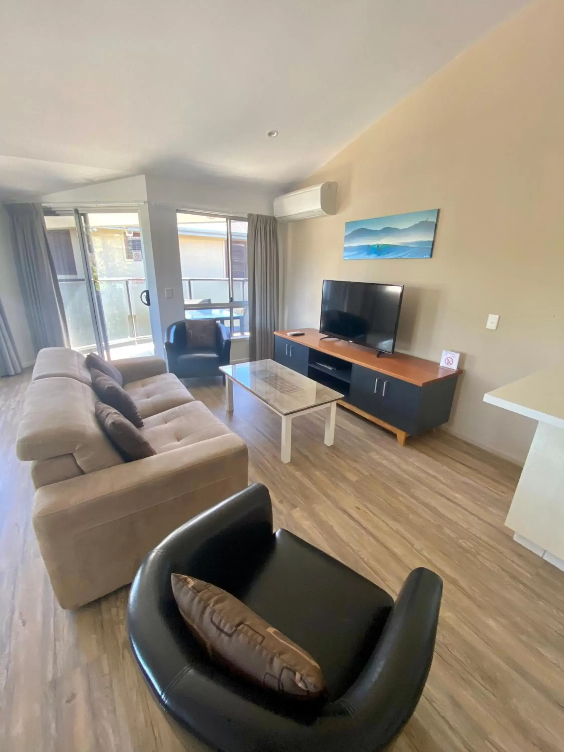 Living room, Seating Area in The Byron Beachcomber