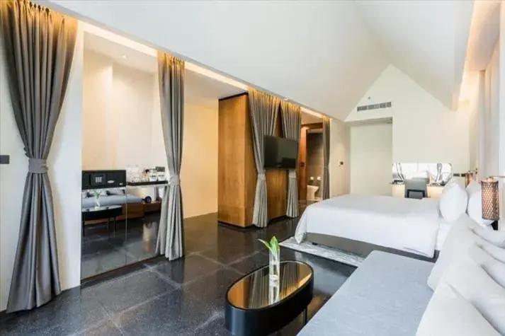 Bedroom, Kitchen/Kitchenette in Ana Anan Resort & Villas Pattaya
