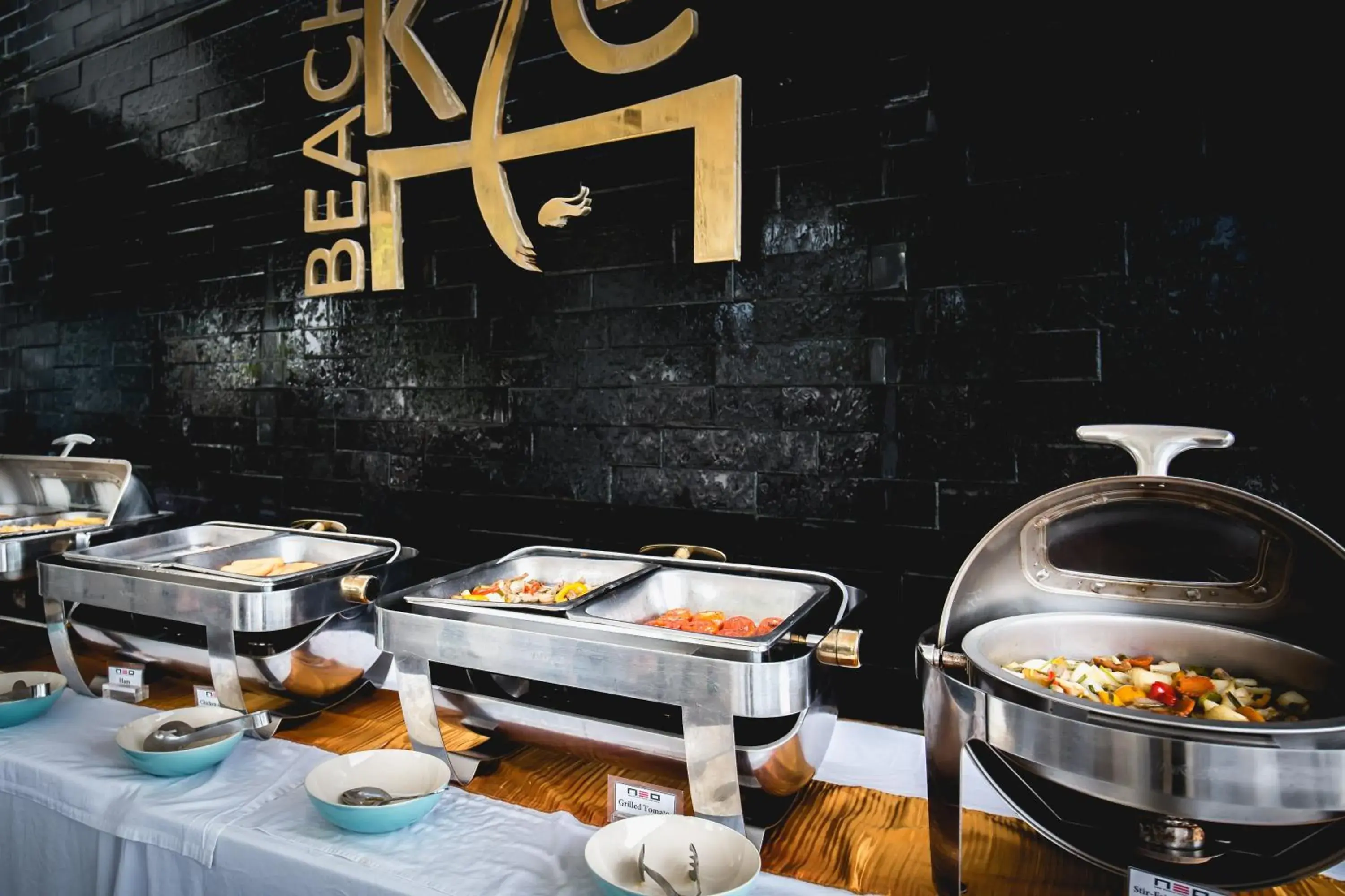 Restaurant/Places to Eat in KC Beach Club & Pool Villas