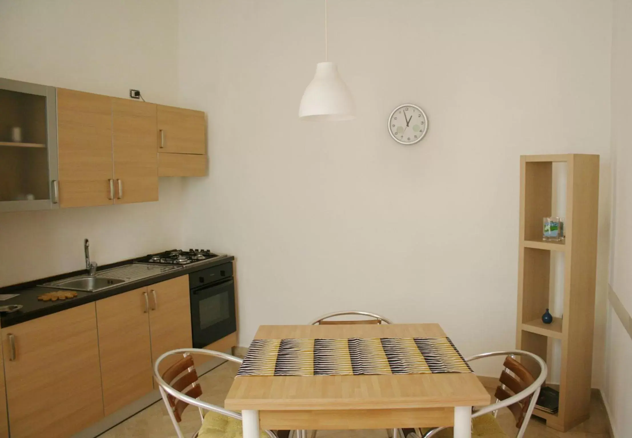 Kitchen or kitchenette, Kitchen/Kitchenette in Visa Residence