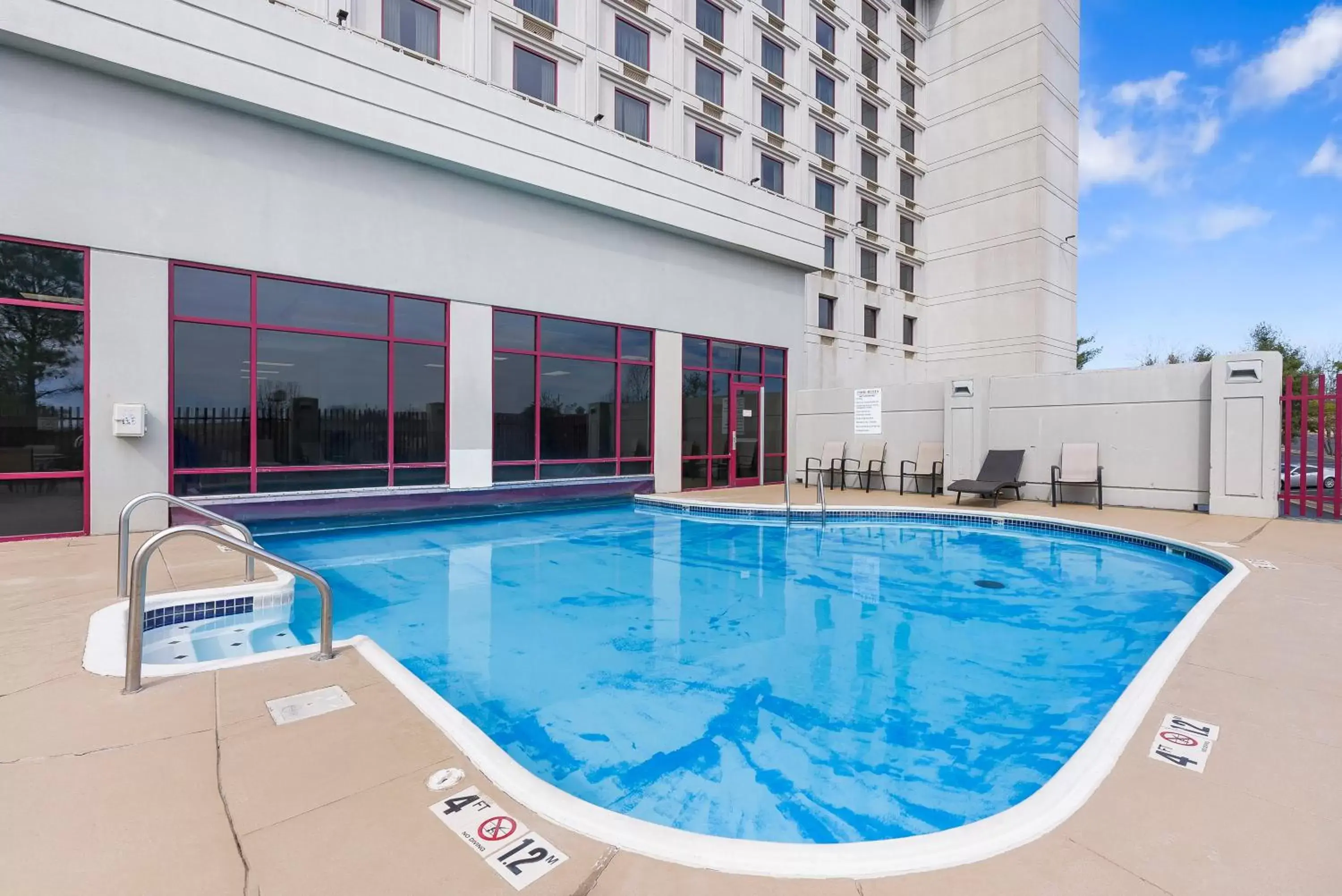 Swimming Pool in Thousand Hills Resort Hotel