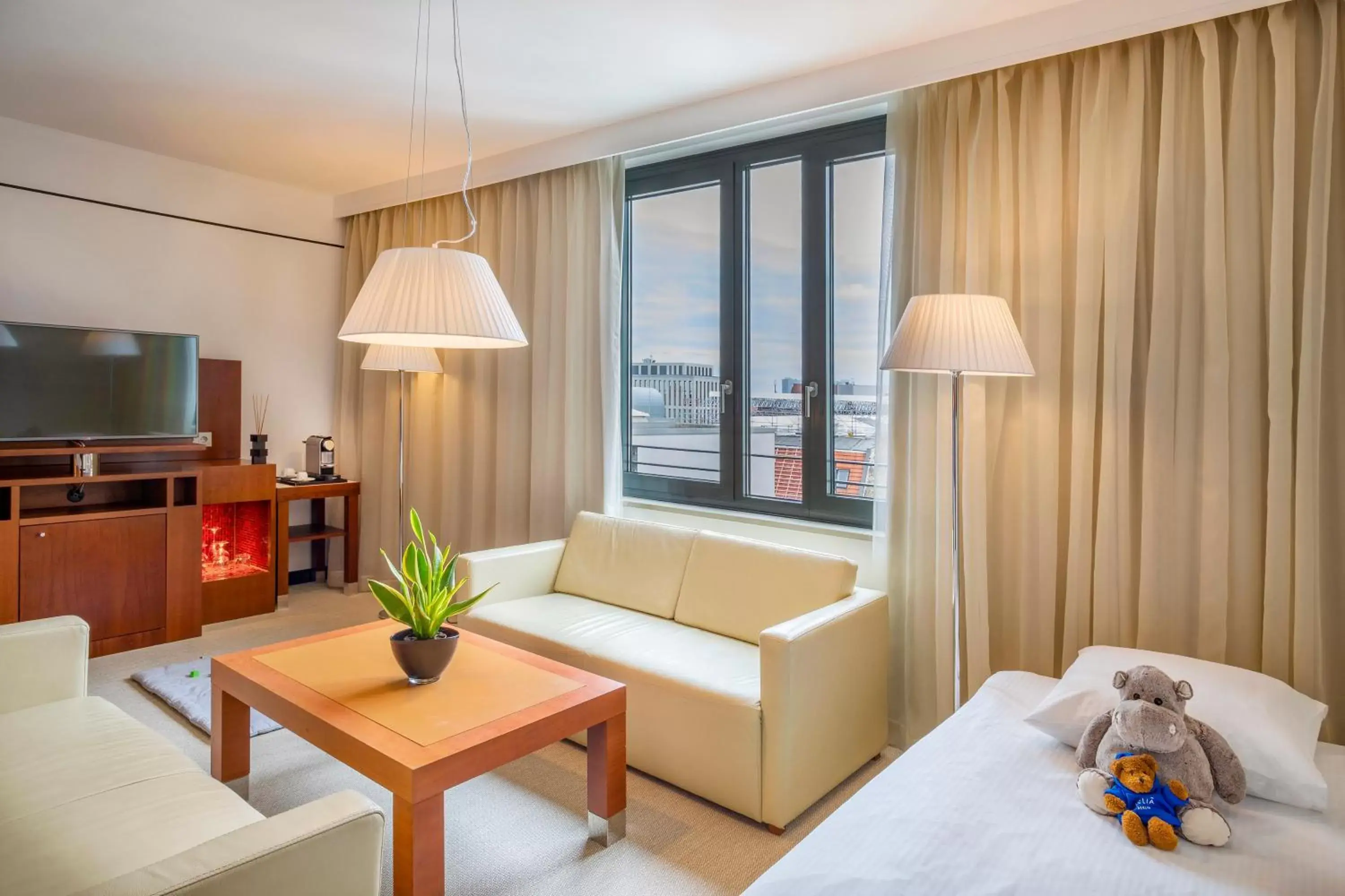 Bedroom, Seating Area in Meliá Berlin