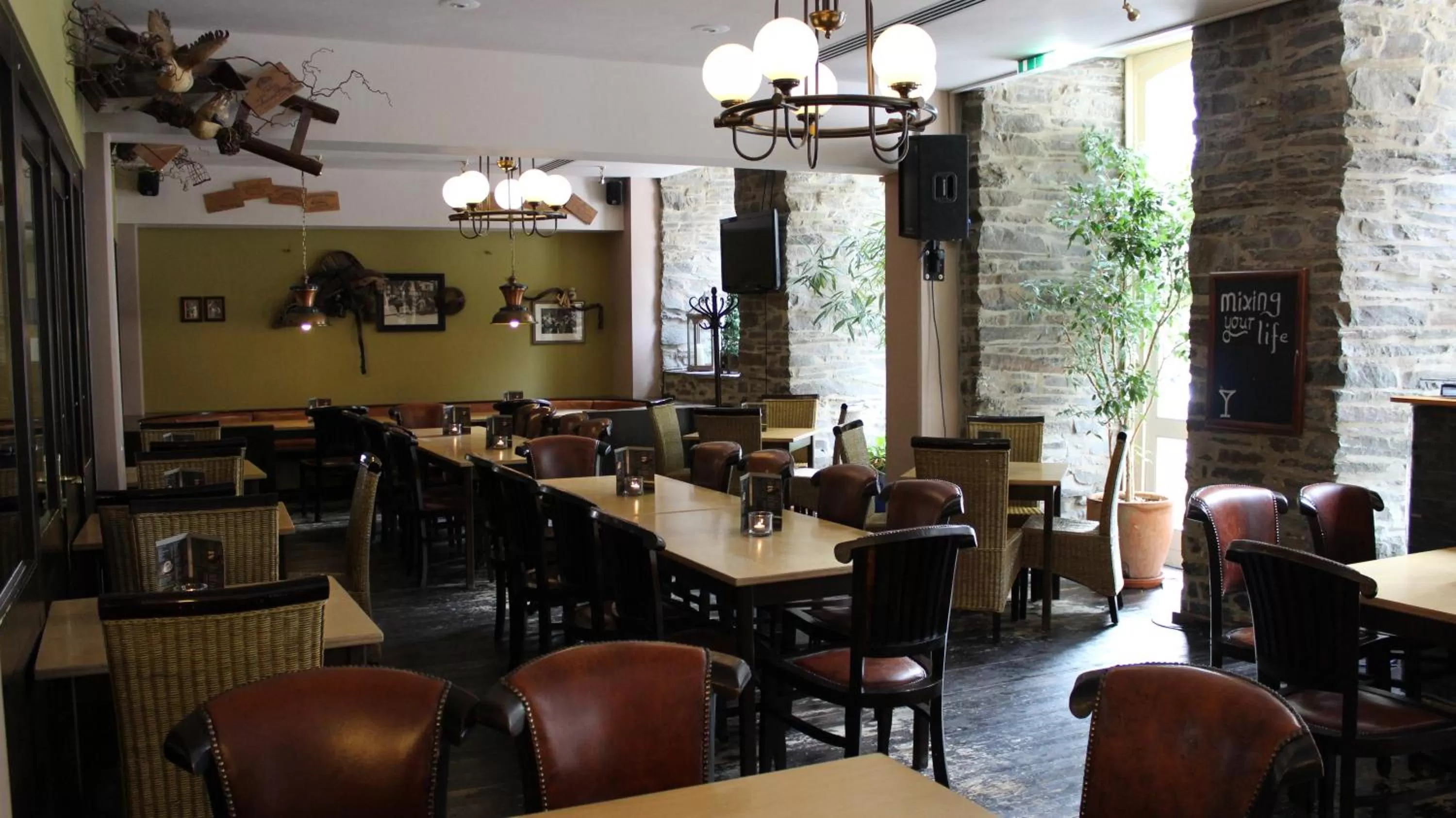 Lounge or bar in ACHAT Hotel Monschau