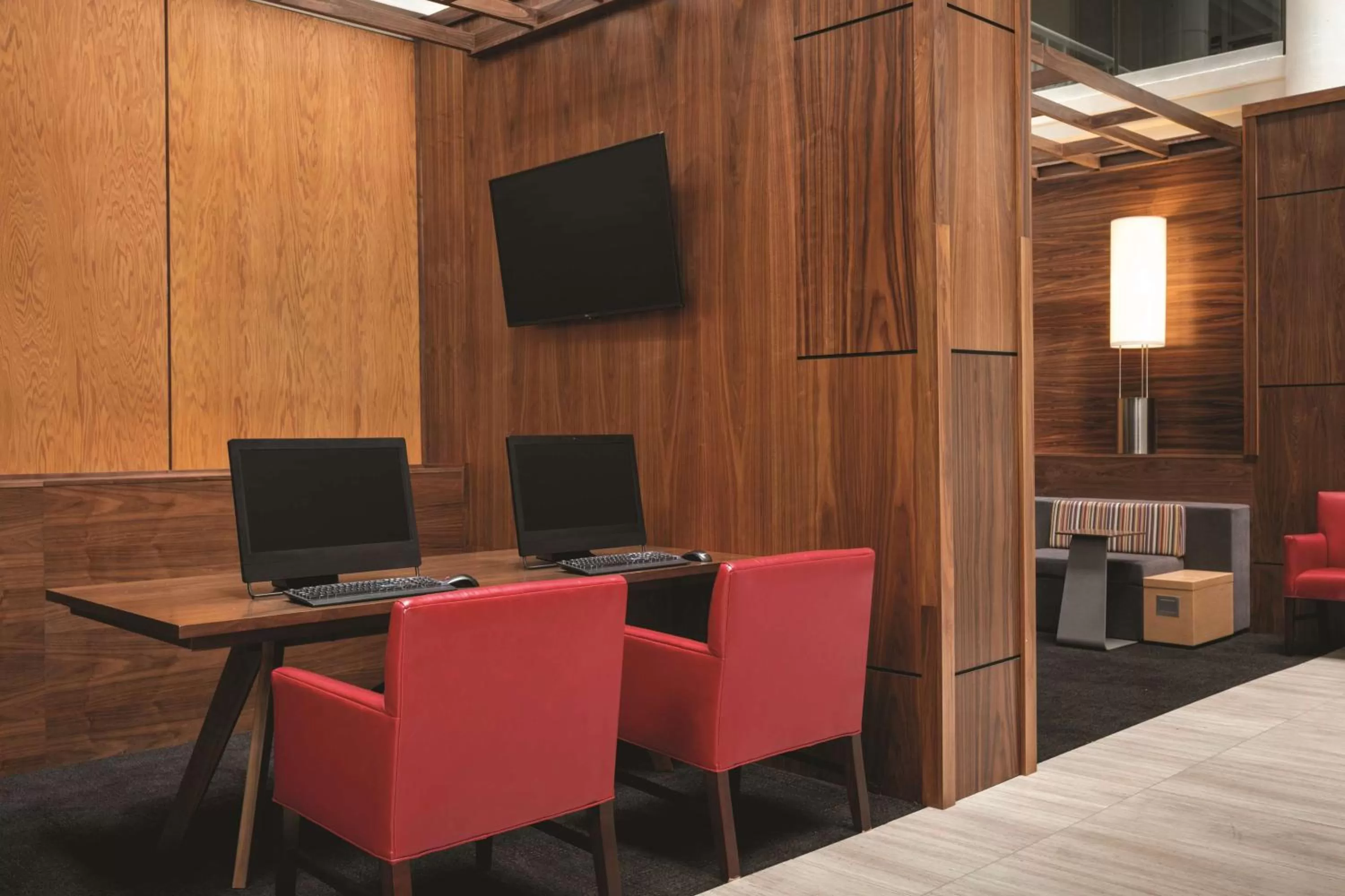 Business facilities in Embassy Suites by Hilton Richmond