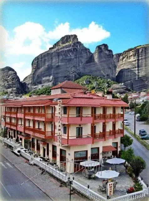 Property building in Famissi Hotel
