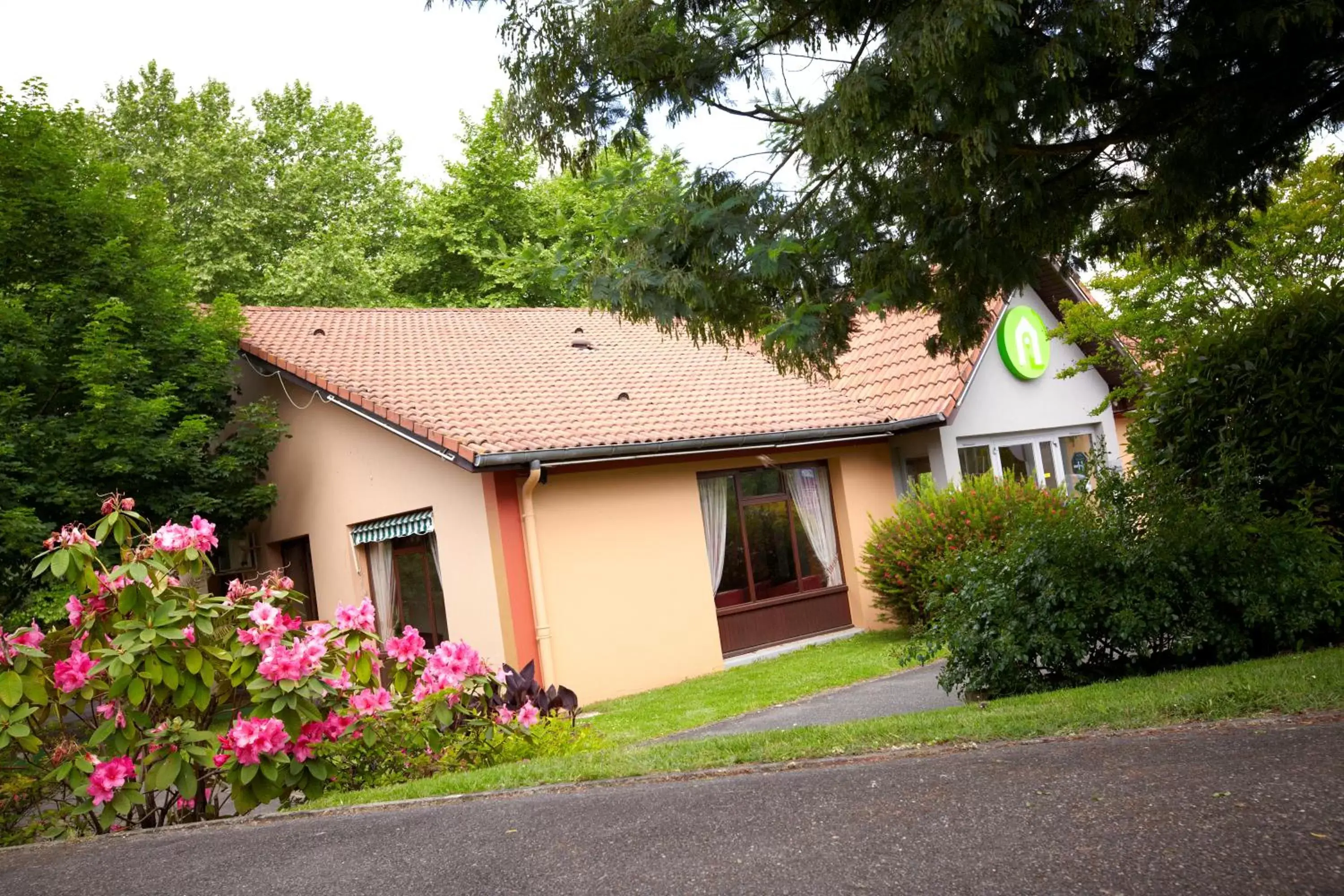 Facade/entrance, Property Building in Campanile Dax - Saint-Paul-Les-Dax