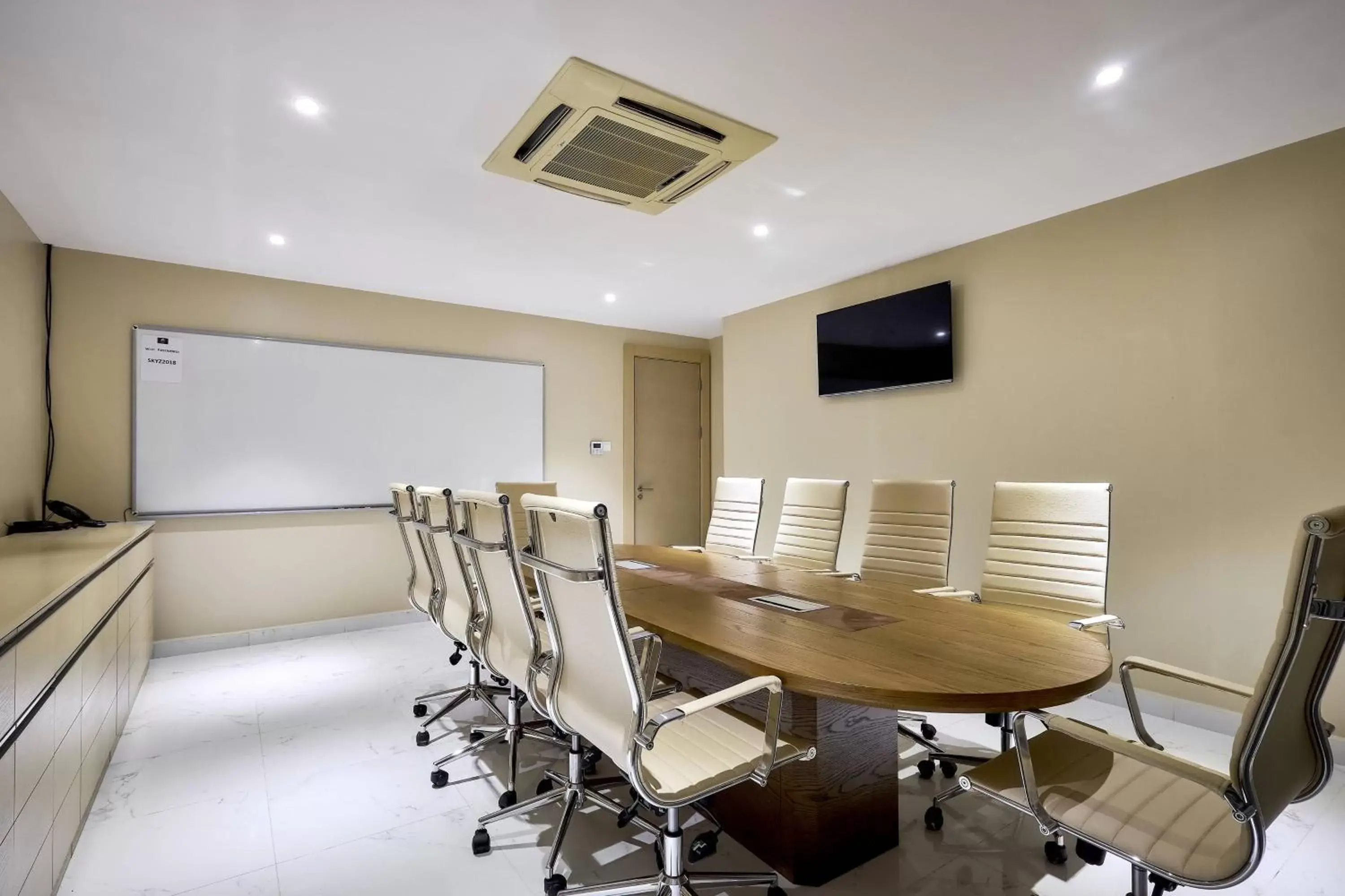 Meeting/conference room in Protea Hotel by Marriott Kampala Skyz