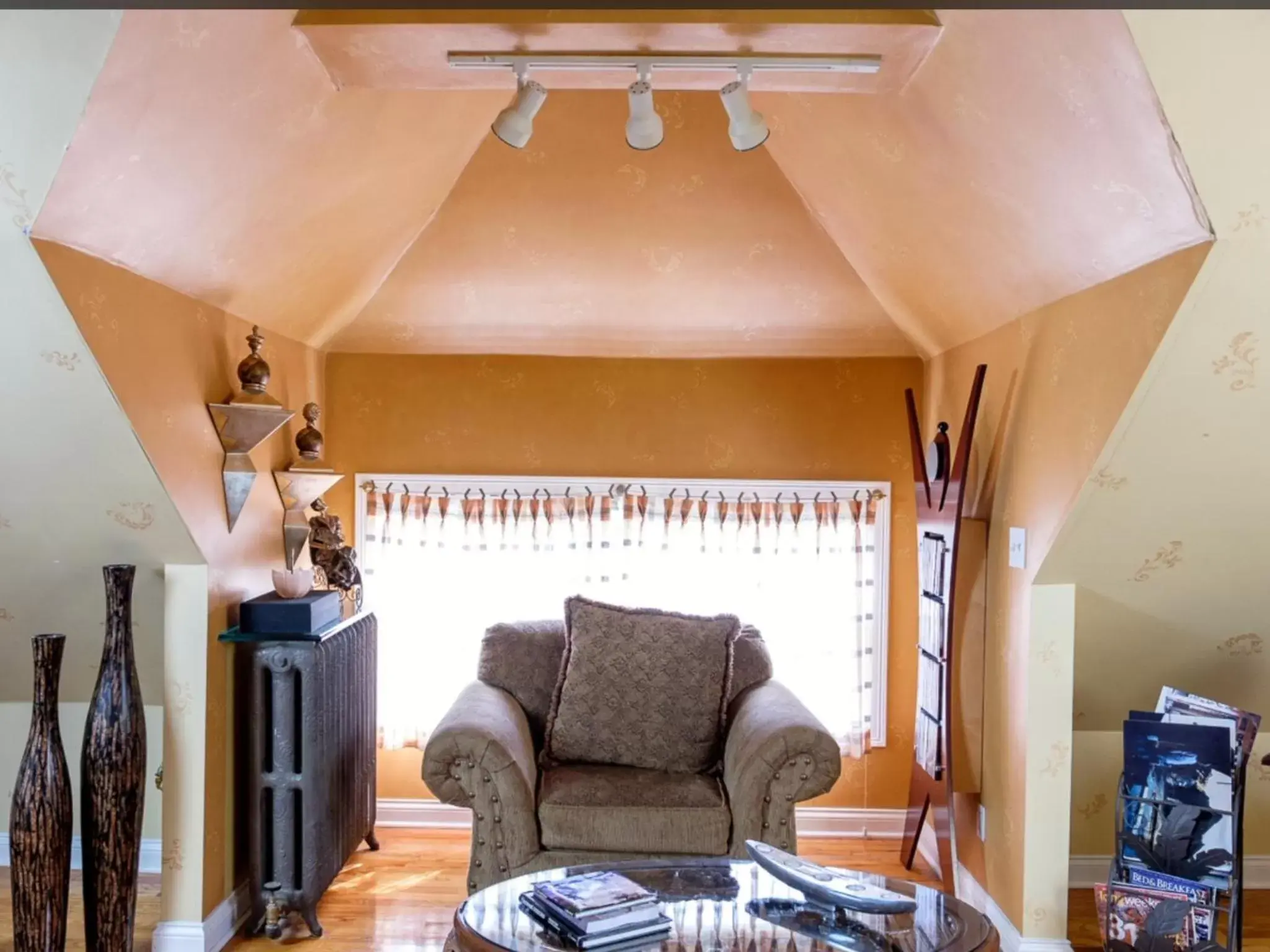 Seating Area in Gaslight Bed & Breakfast