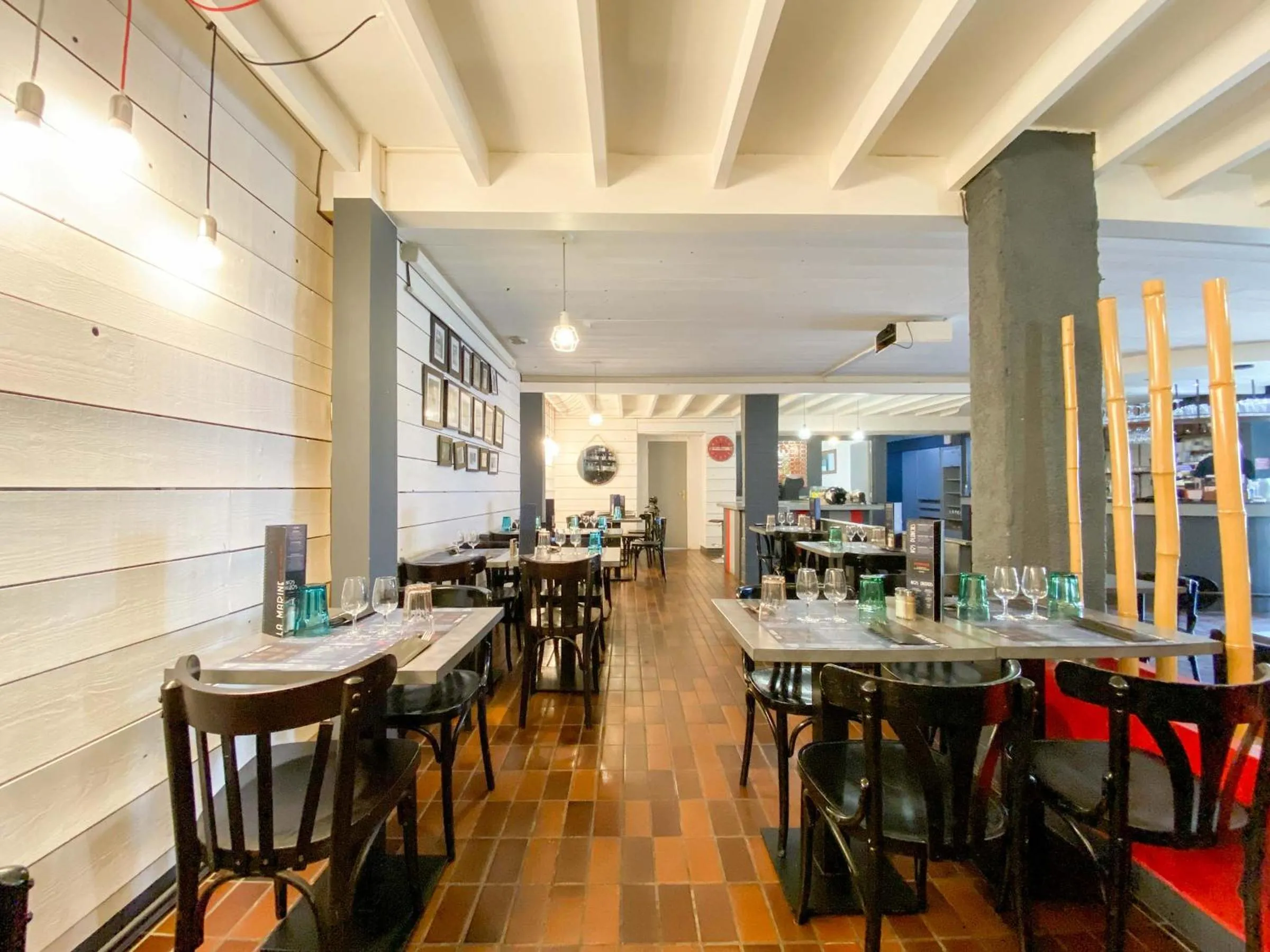 Restaurant/places to eat in La Marine