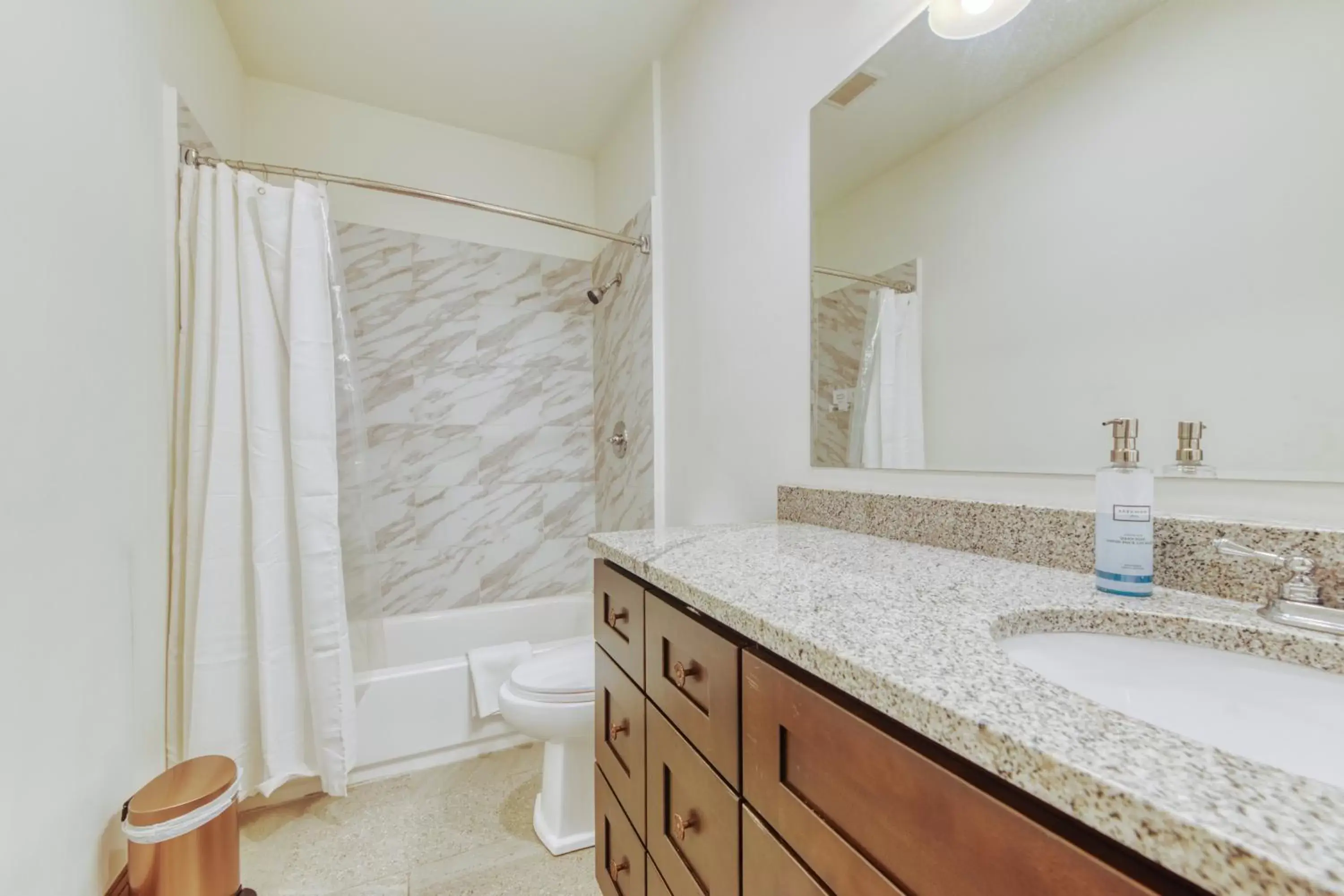 Bathroom in Sosuite at Independence Lofts - Callowhill