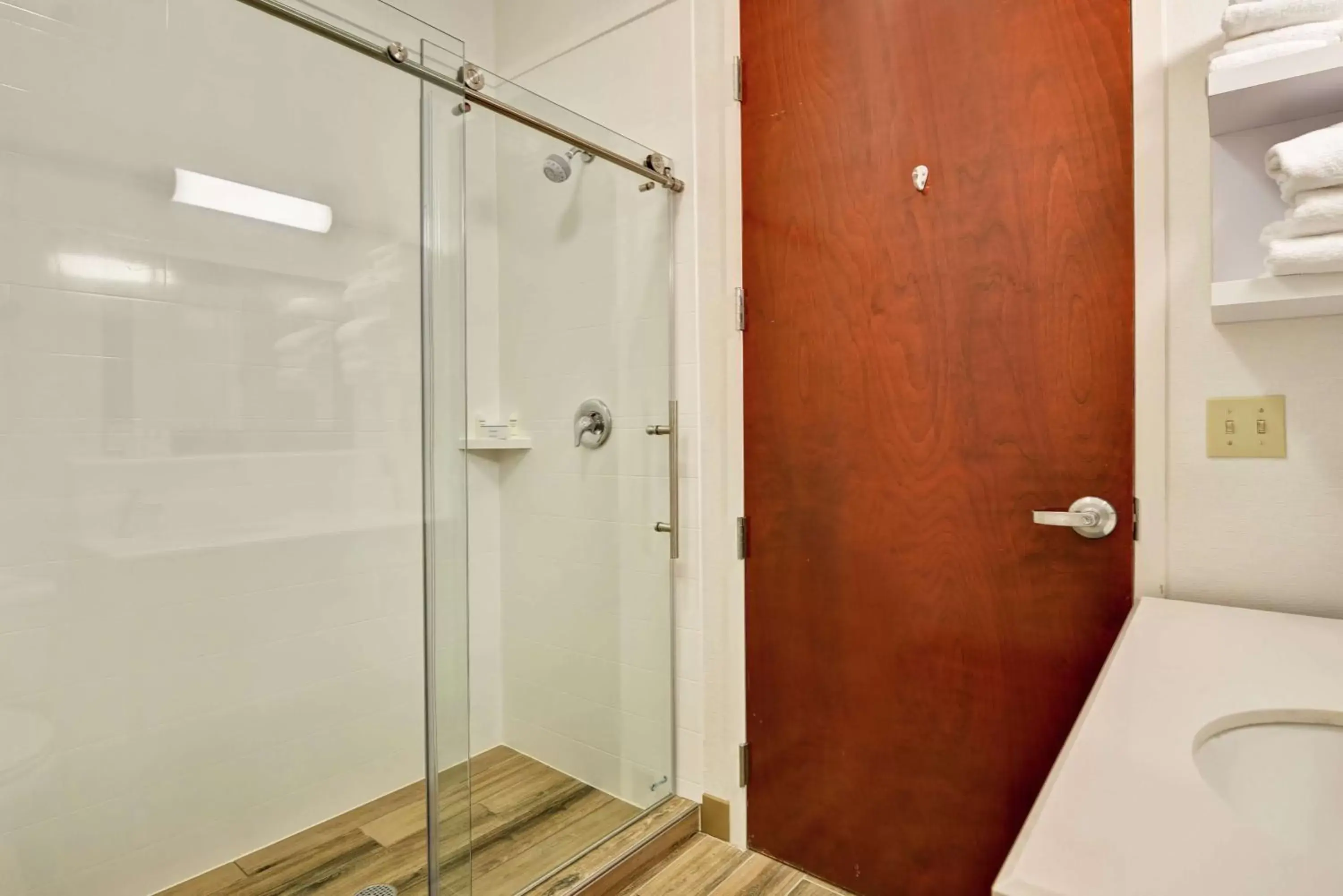 Bathroom in Hampton Inn Palm Beach Gardens