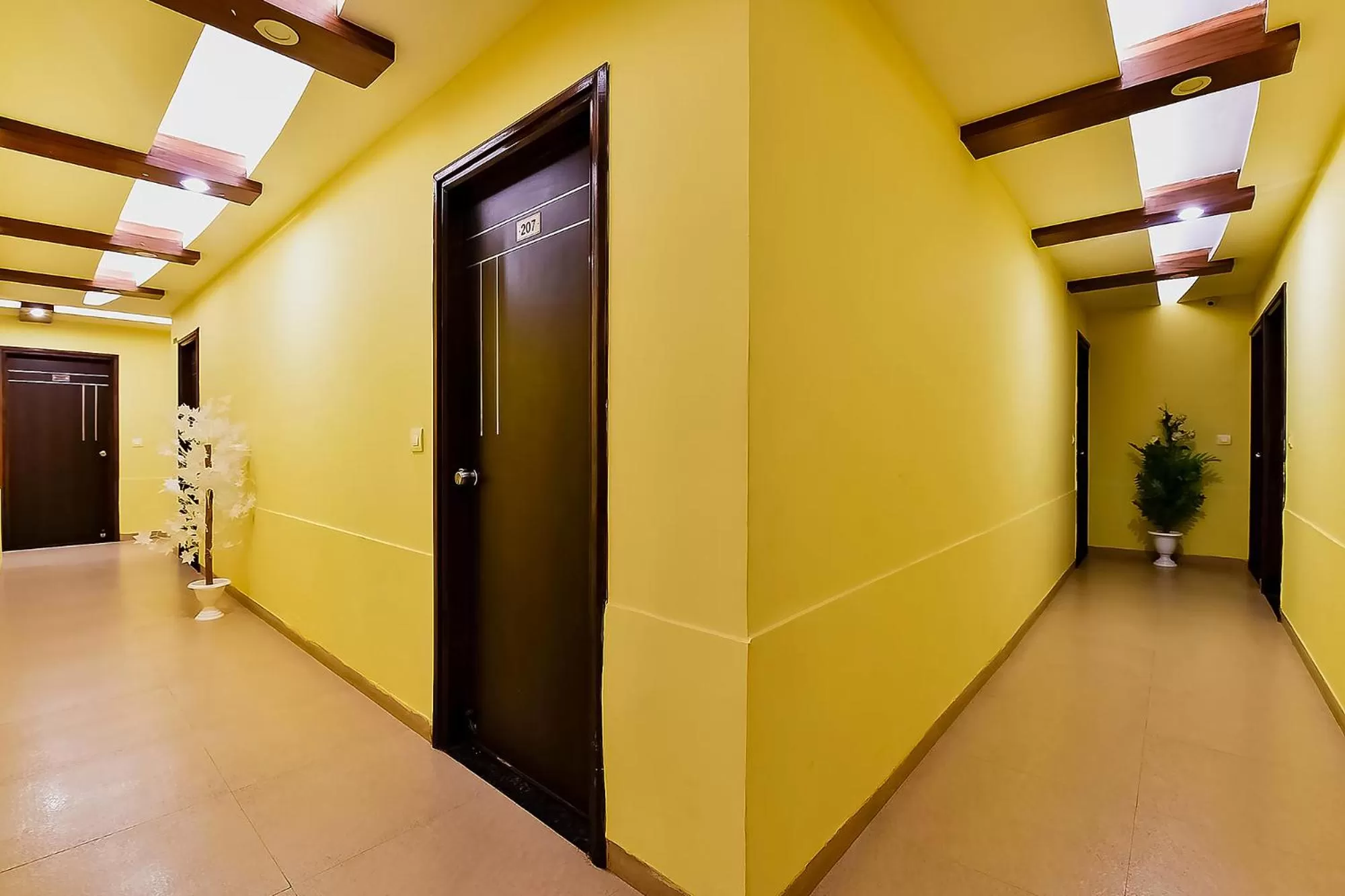 Lobby or reception in FabExpress Silver Plaza