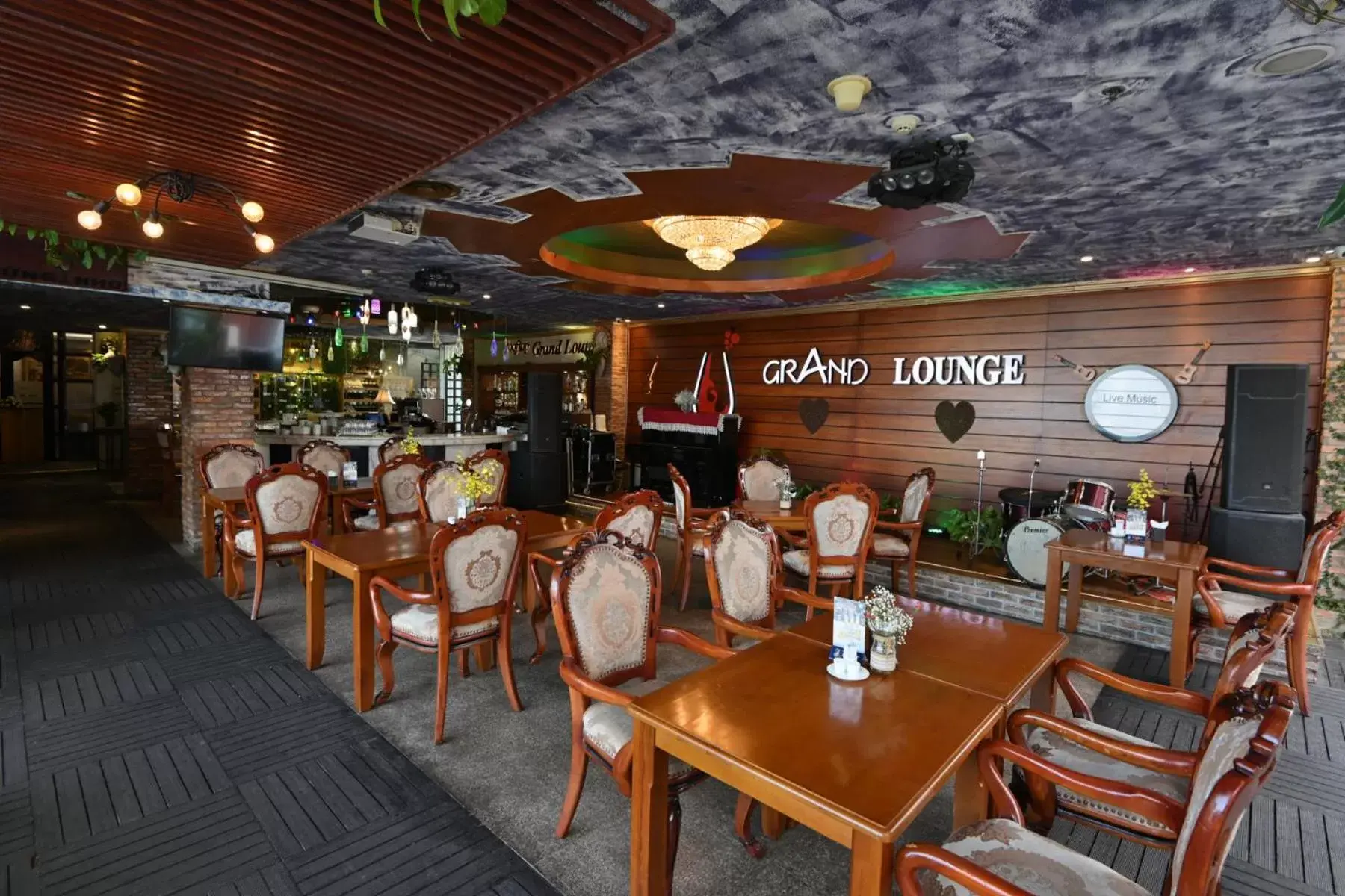 Lounge or bar, Restaurant/Places to Eat in Hotel Grand Saigon