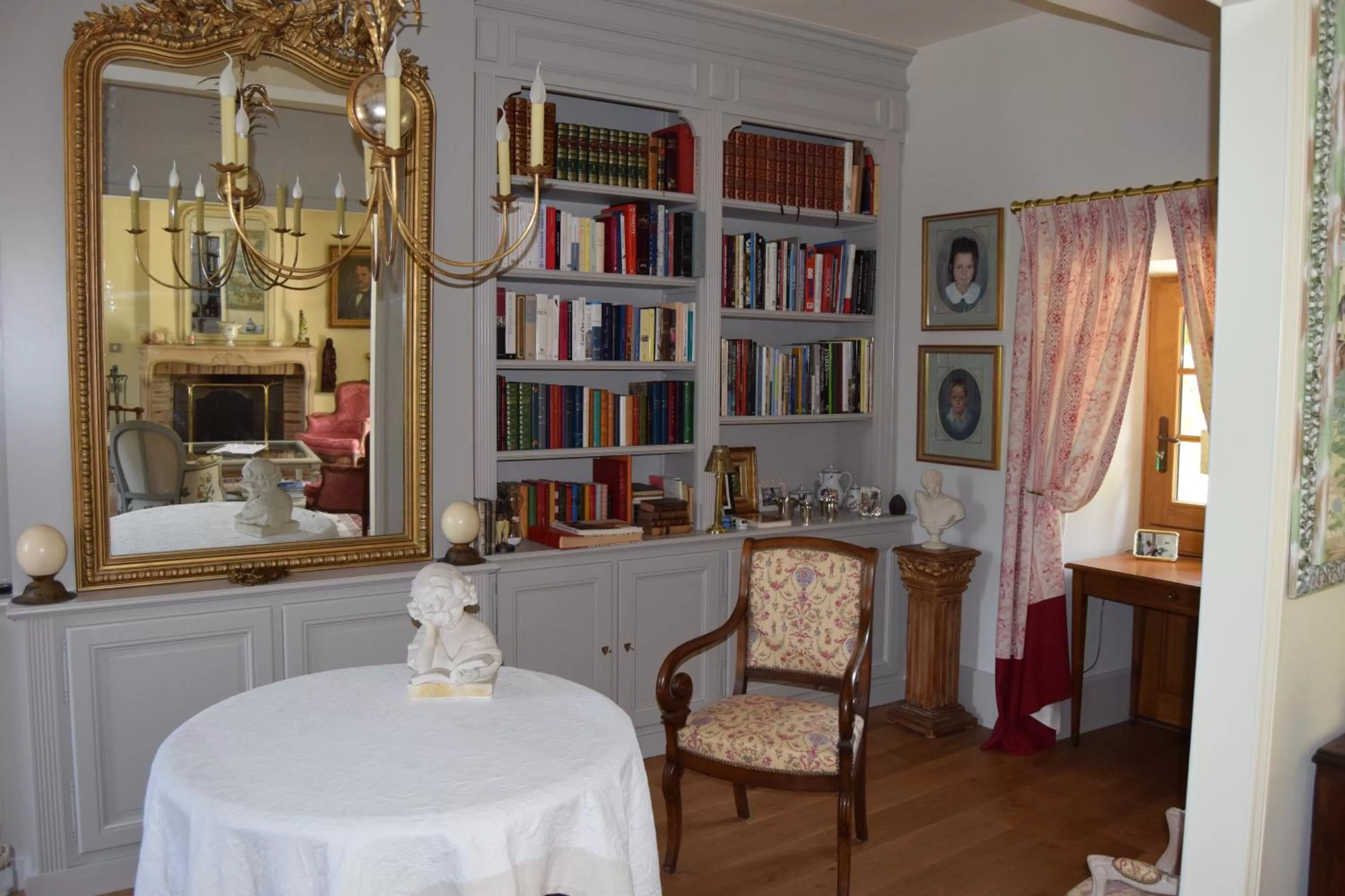 Living room in La Rochelière