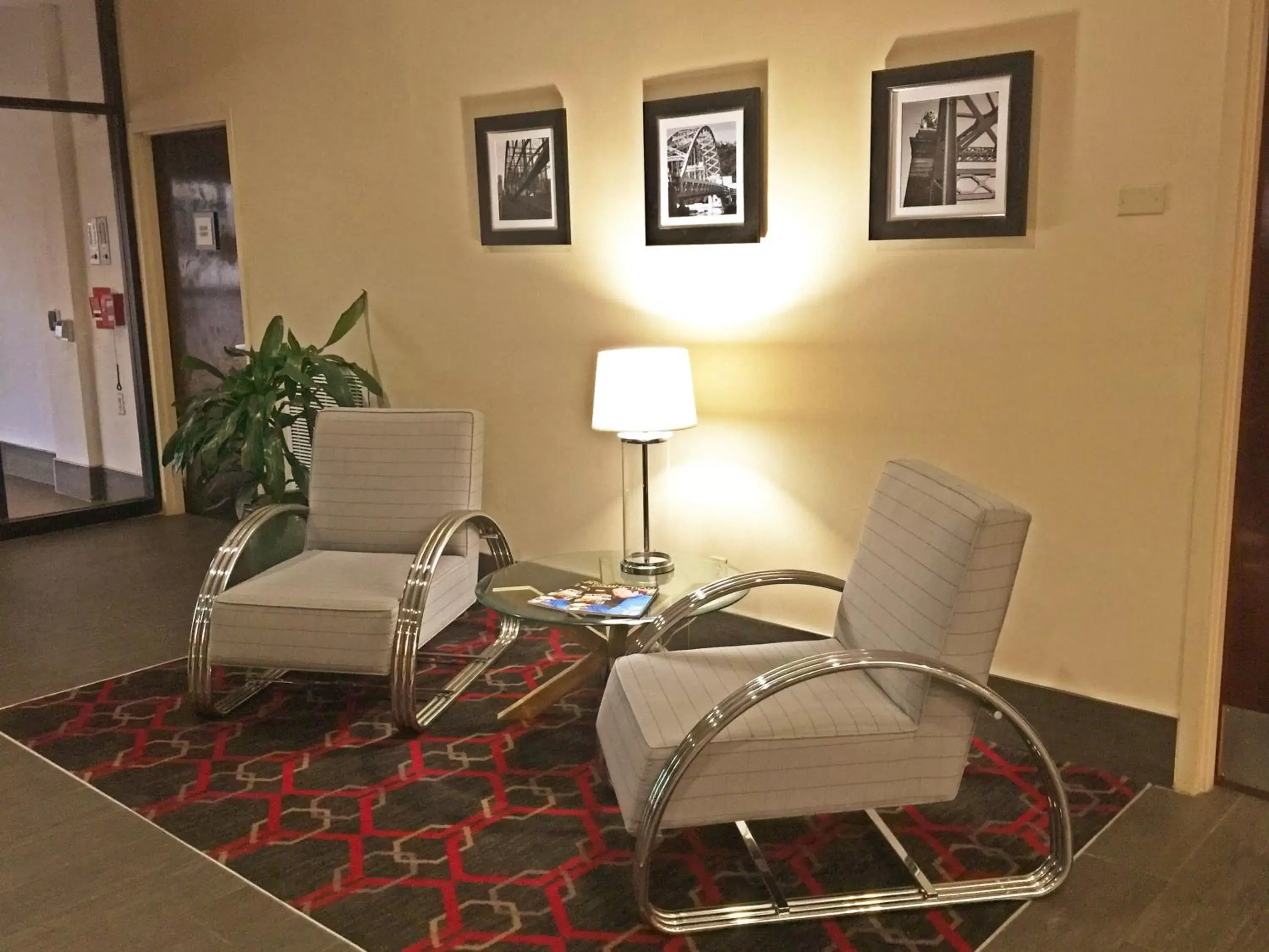 Lobby or reception, Seating Area in Wyndham Garden Inn Pittsburgh Airport