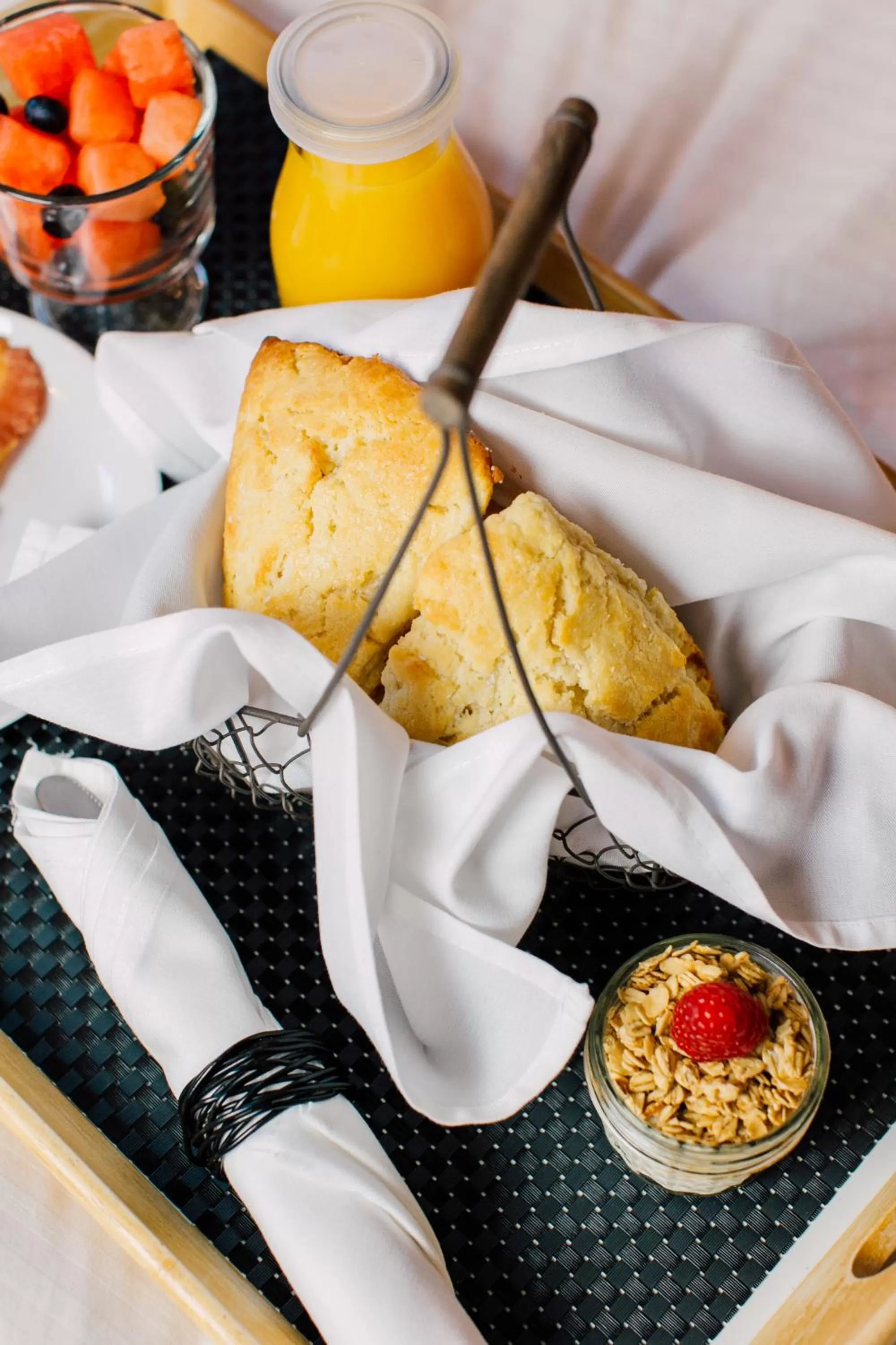 American breakfast in Pine River Ranch B&B