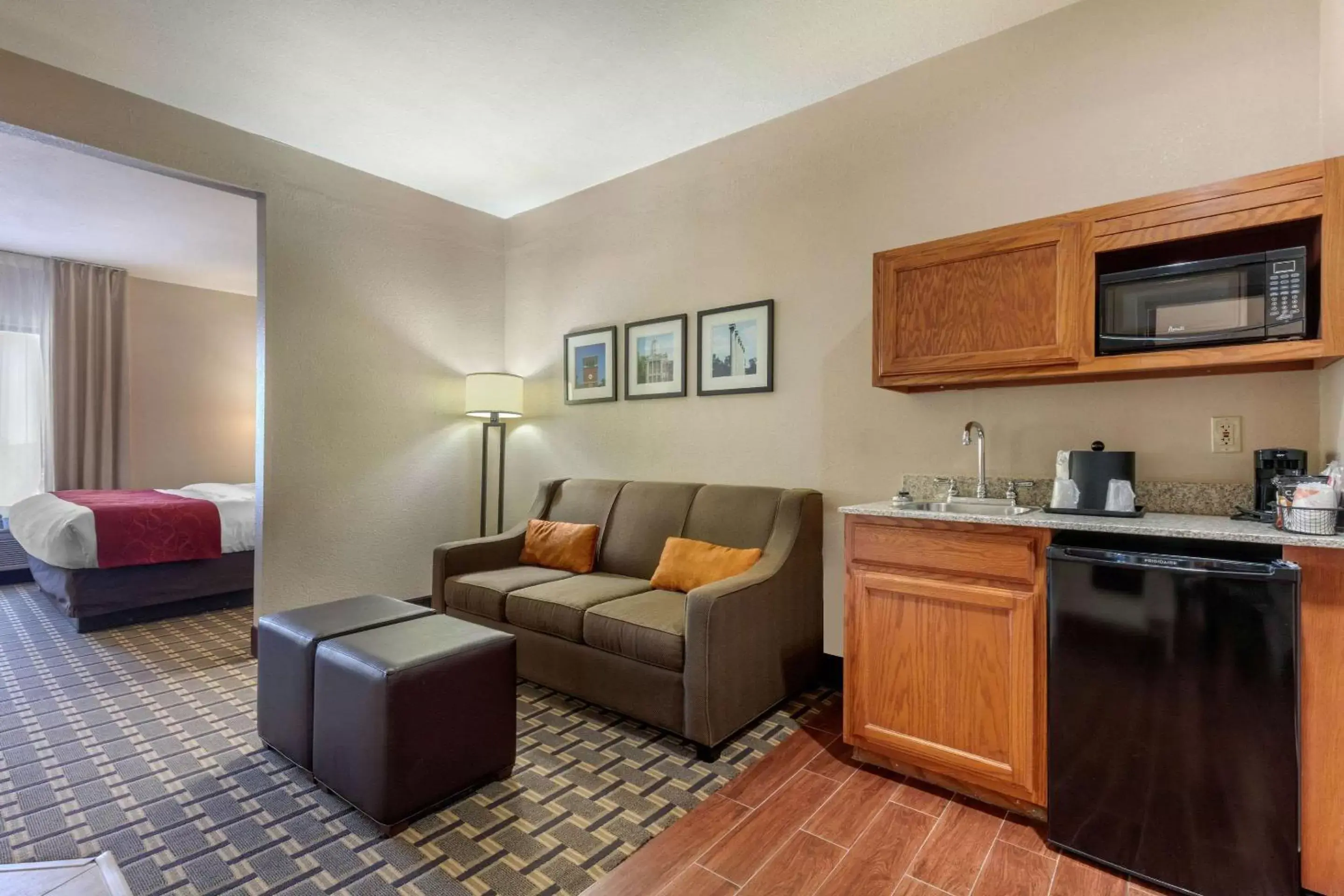 Bedroom, Seating Area in Comfort Suites Rolla