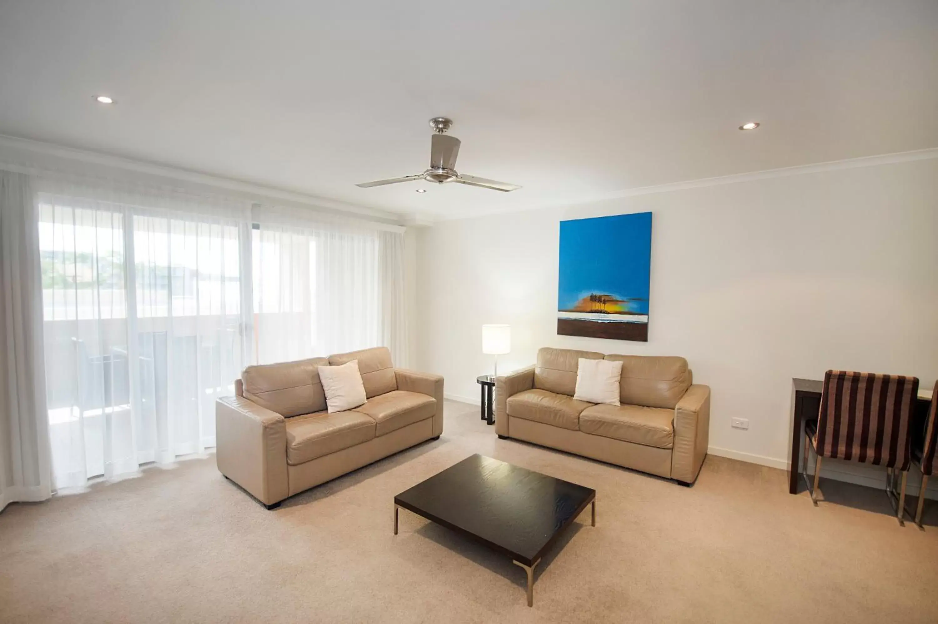 Living room, Seating Area in Gladstone City Central Apartment Hotel