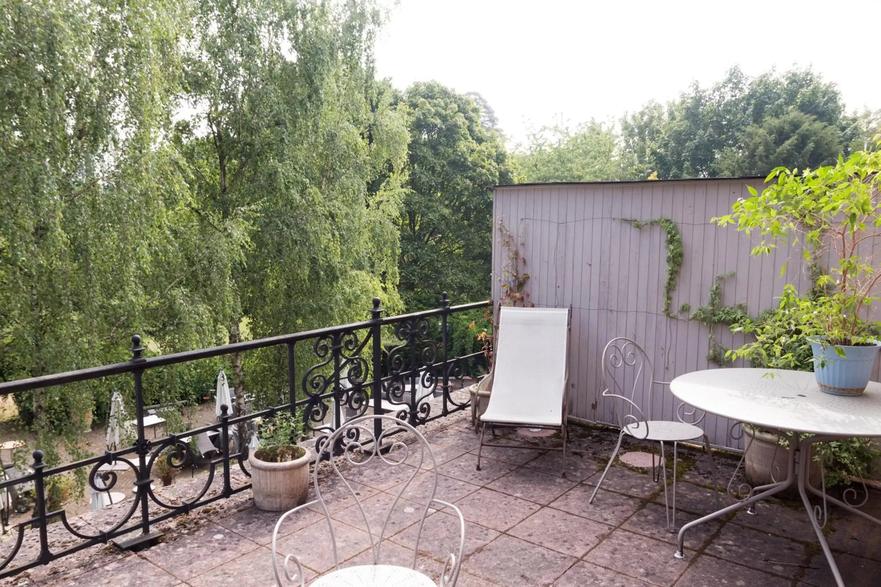 Balcony/Terrace, Patio/Outdoor Area in Domaine de Beaupré - Hotel The Originals Relais