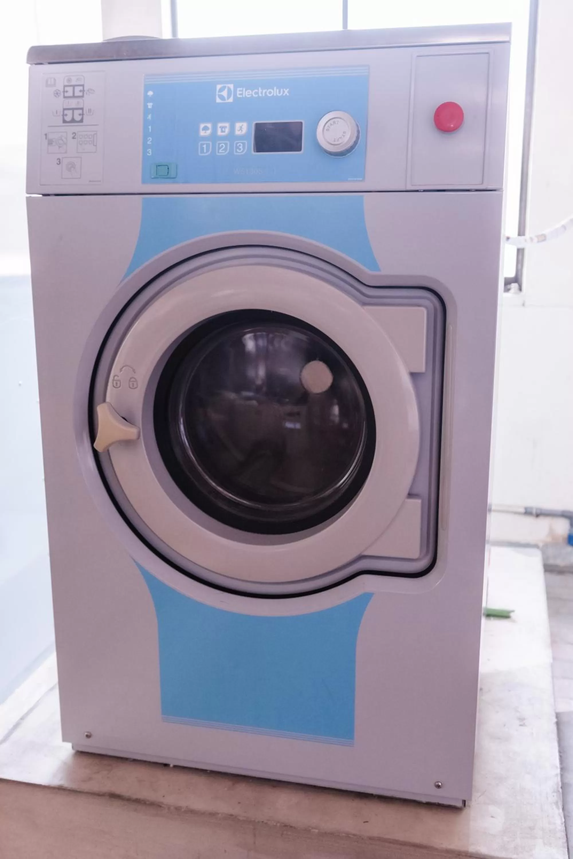 washing machine in OCEAN HOTEL