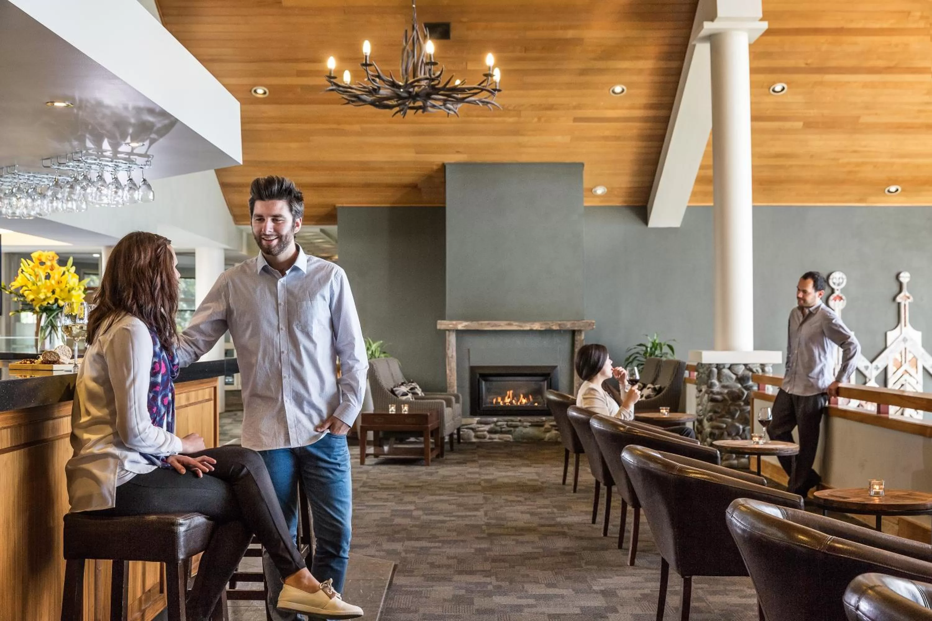 Lounge or bar in Mercure Queenstown Resort