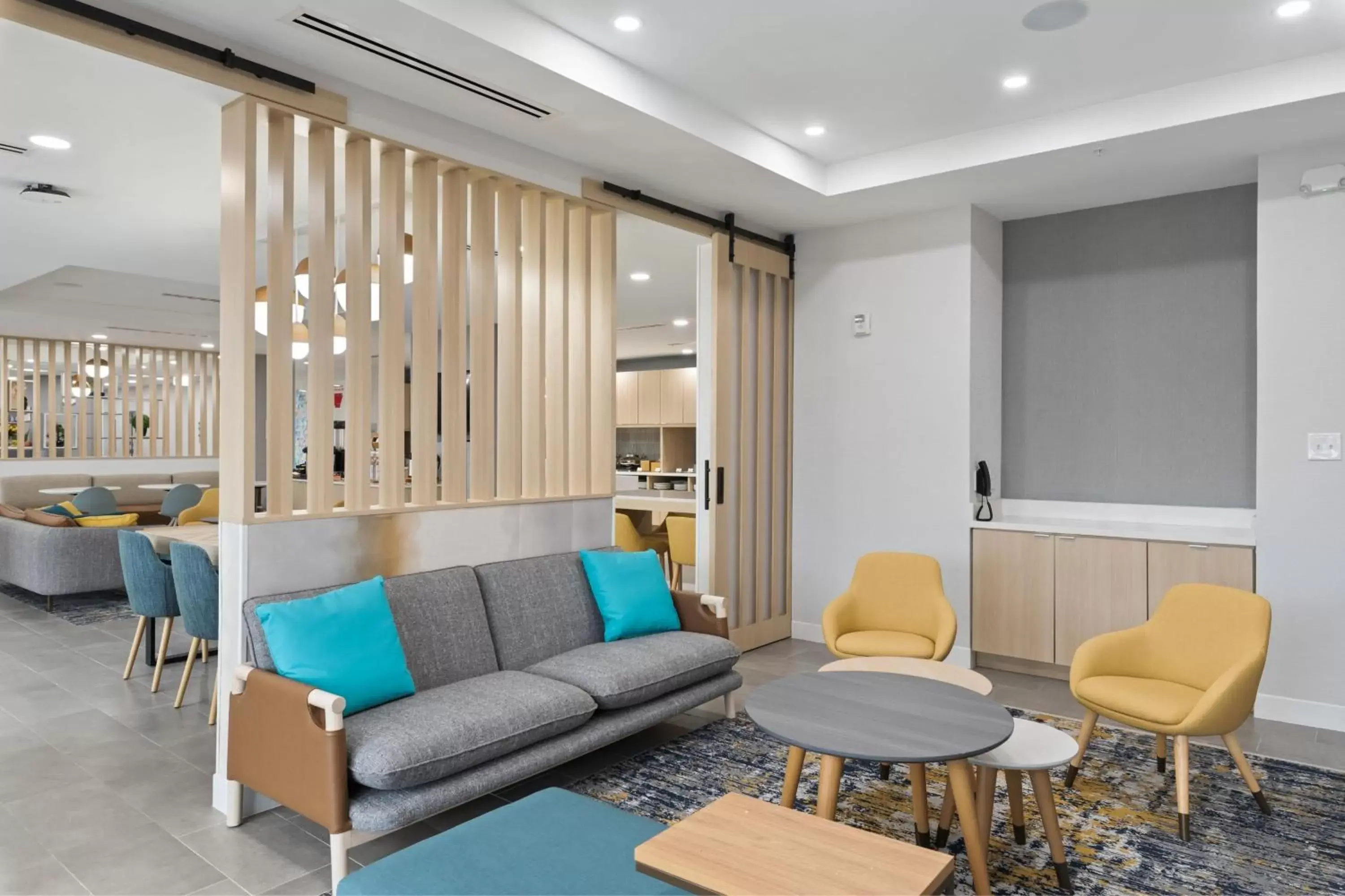 Restaurant/places to eat, Seating Area in TownePlace Suites by Marriott White Hall