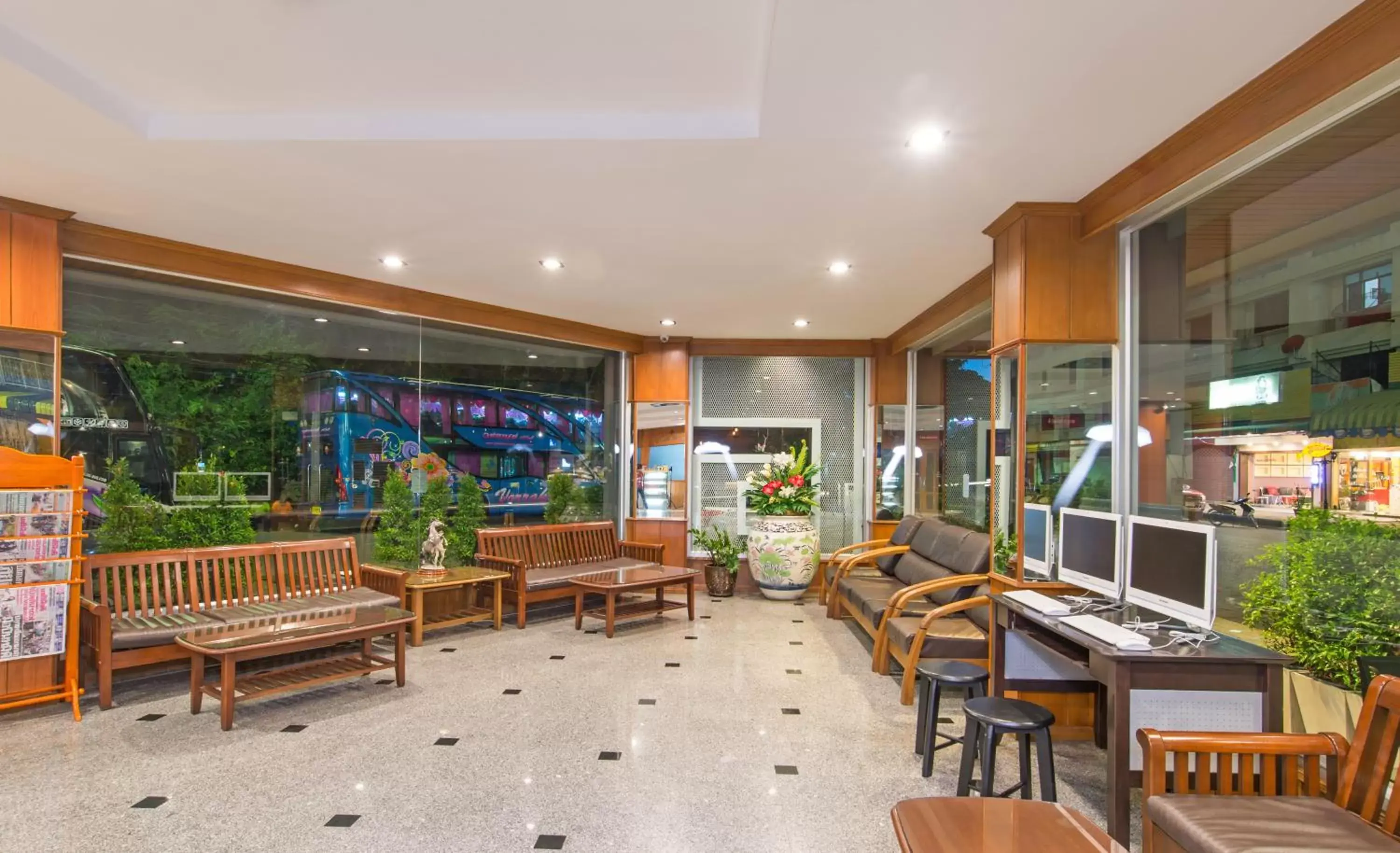 Lobby or reception, Restaurant/Places to Eat in Green House Hotel