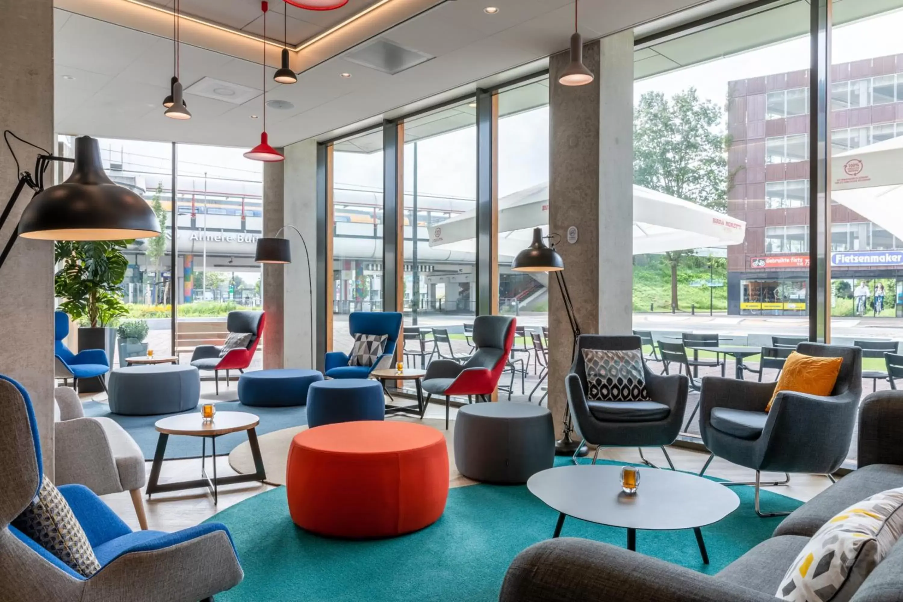 Property building, Lounge/Bar in Holiday Inn Express - Almere, an IHG Hotel