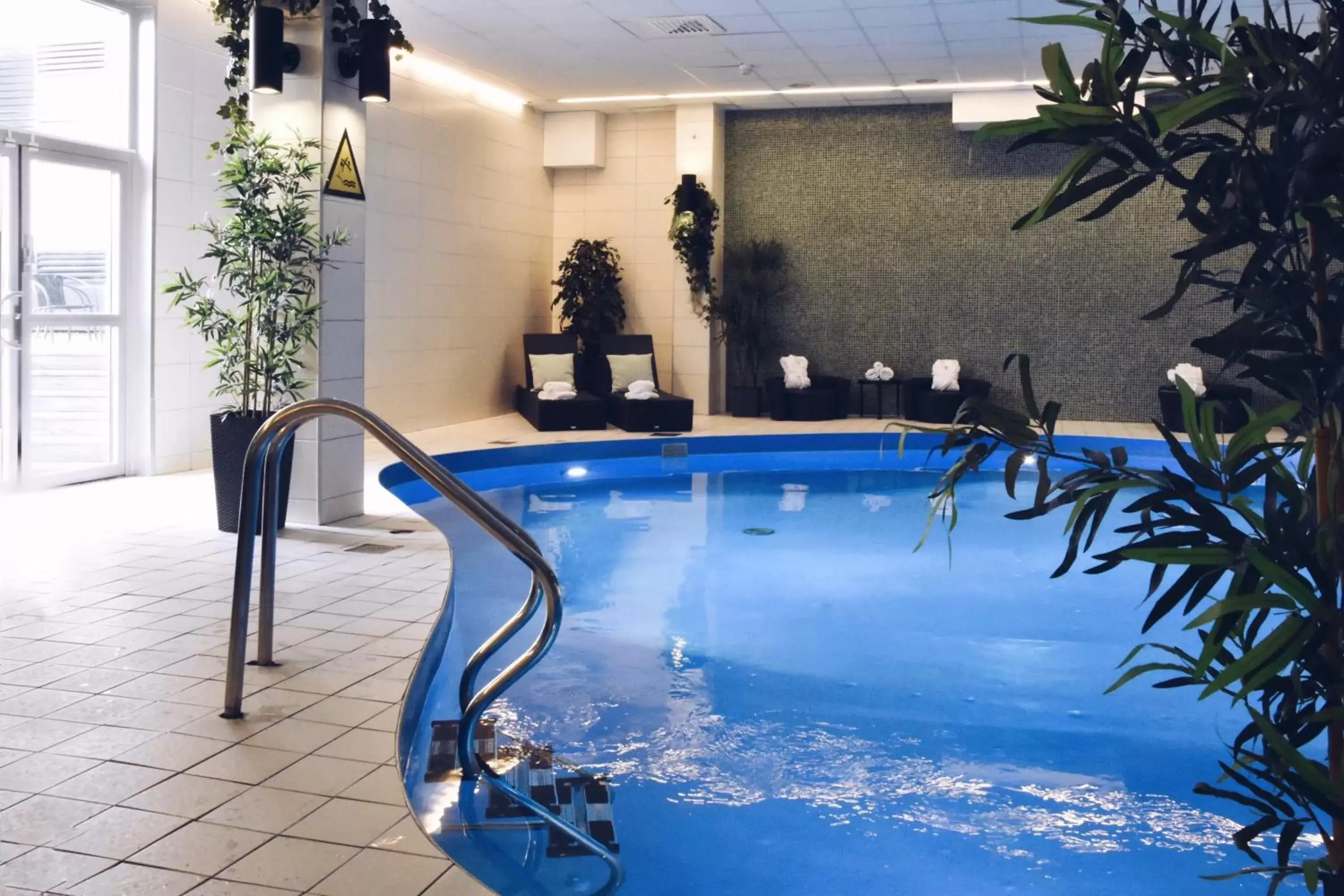 Swimming Pool in Quality Hotel Winn