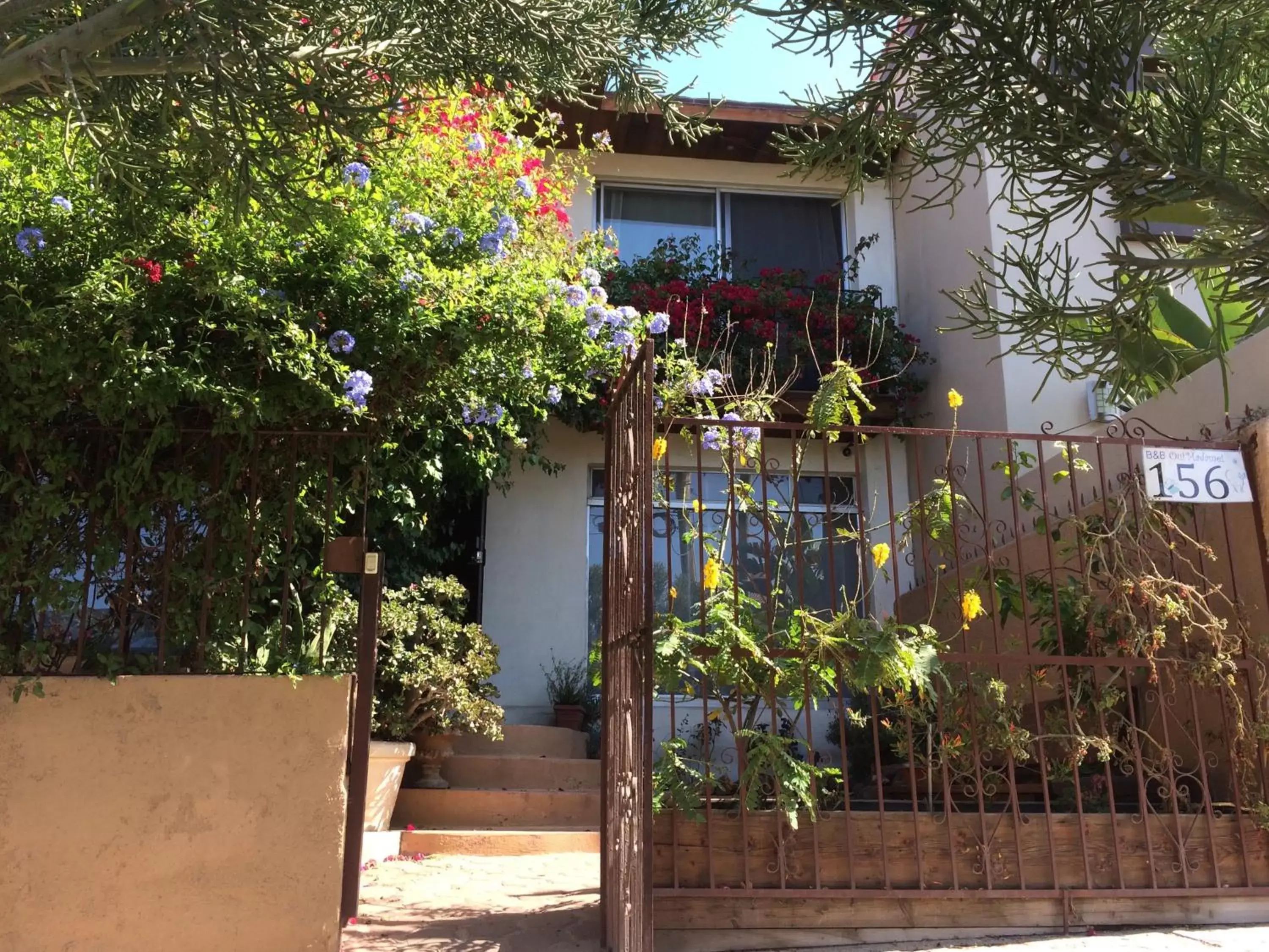 Facade/entrance, Property Building in B&B Oui Madame