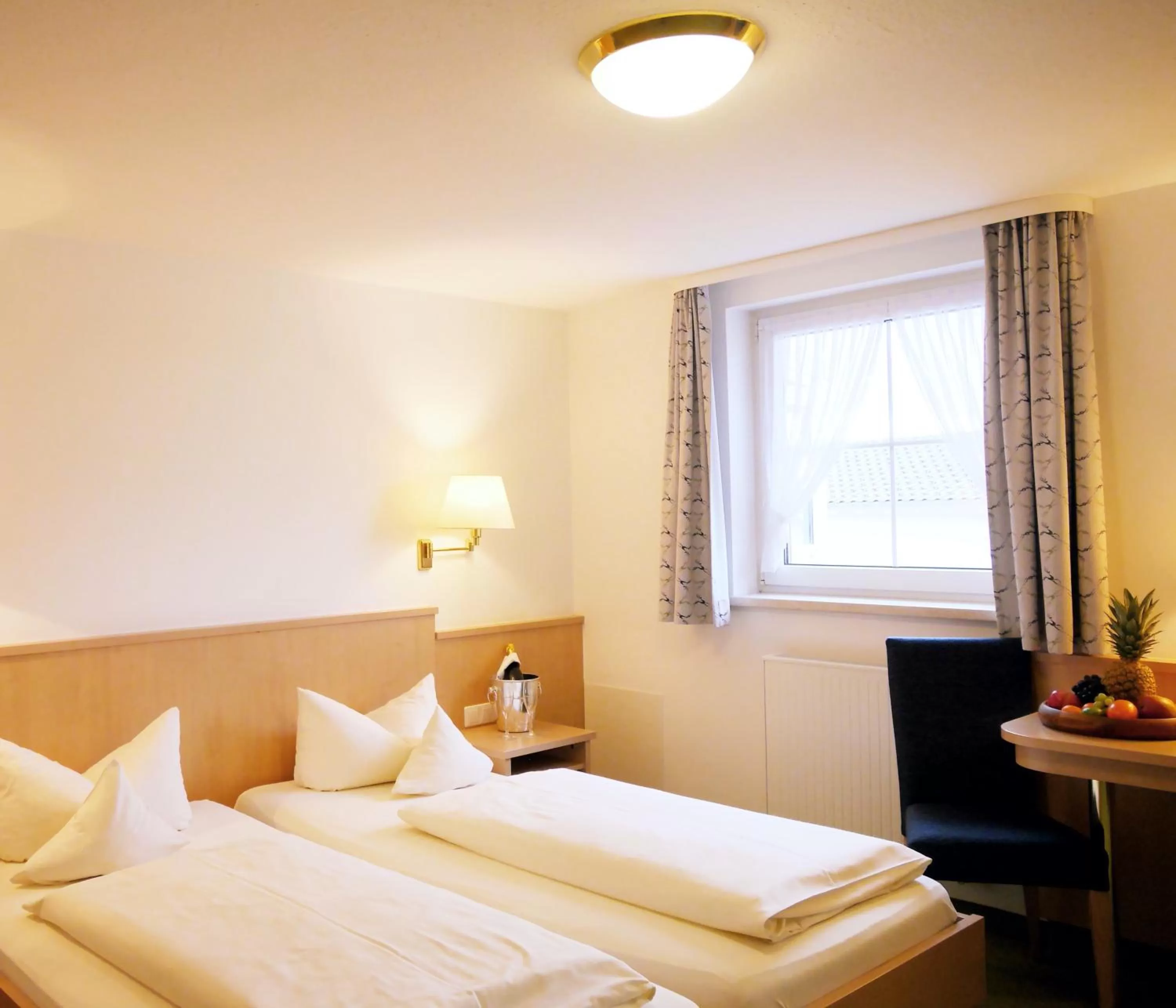 Bed in Berghotel Zollersteighof