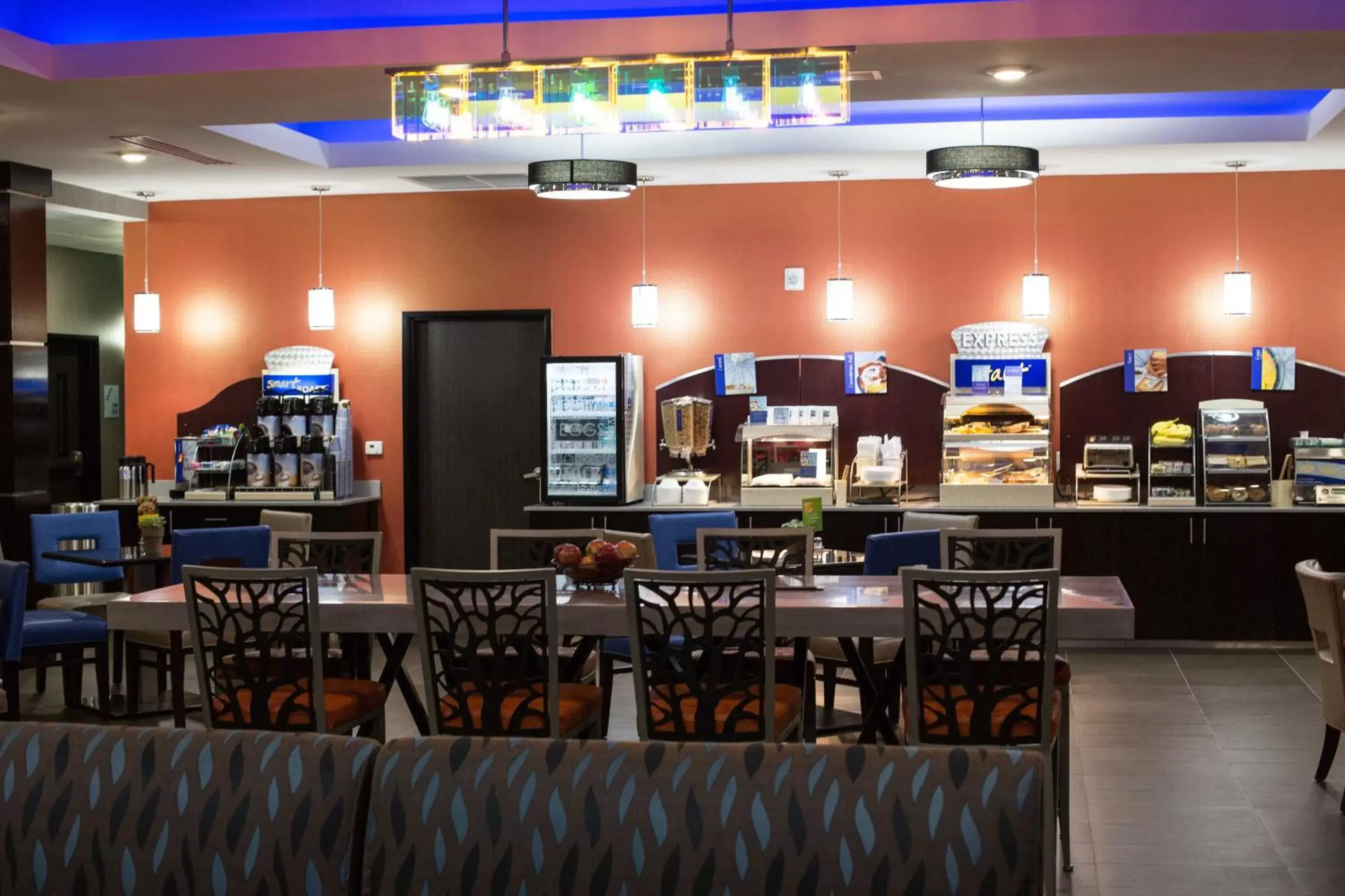 Breakfast, Restaurant/Places to Eat in Holiday inn Express & Suites Oklahoma City Southeast, an IHG Hotel