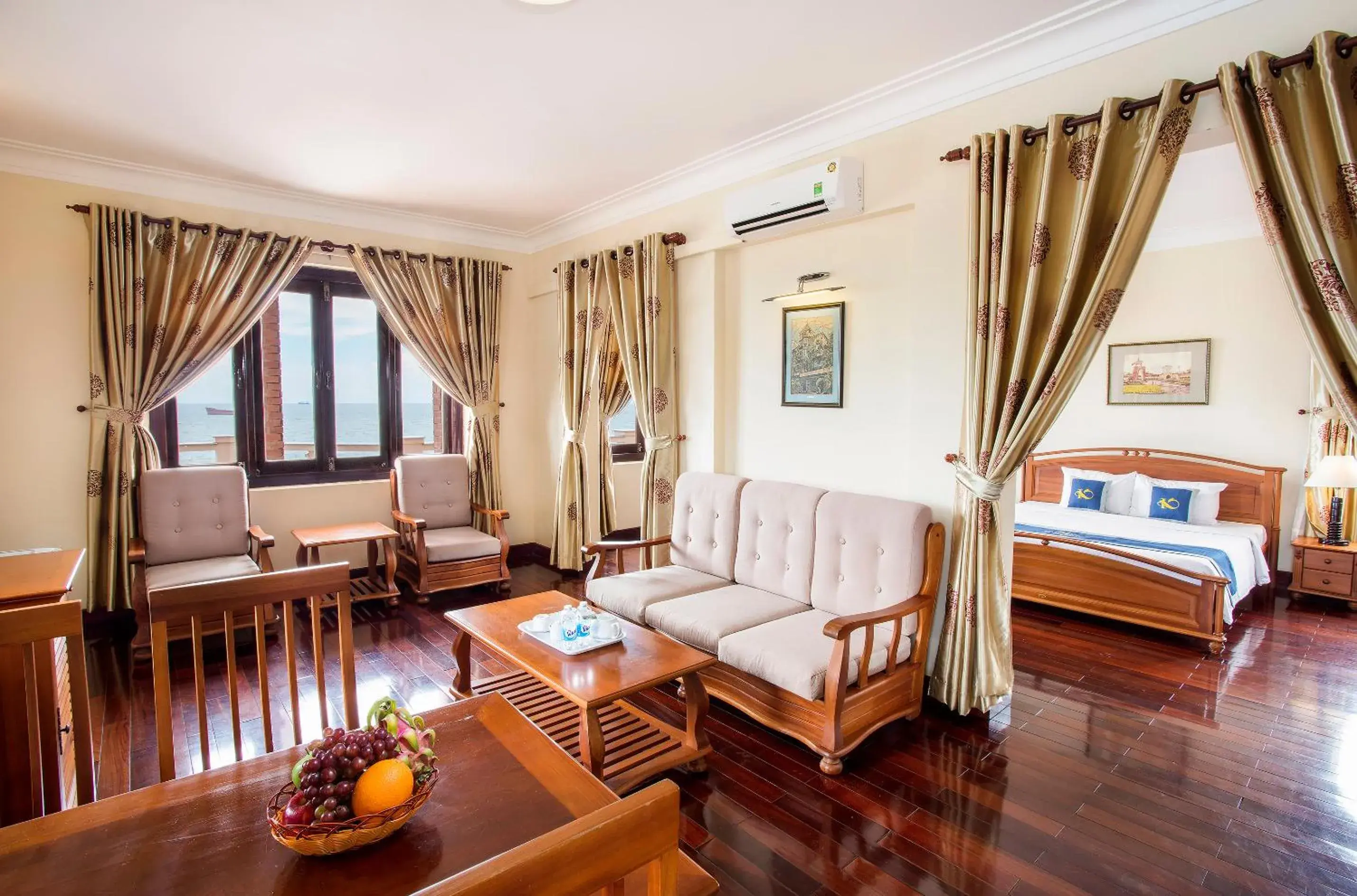 Living room, Seating Area in Beachfront Hotel