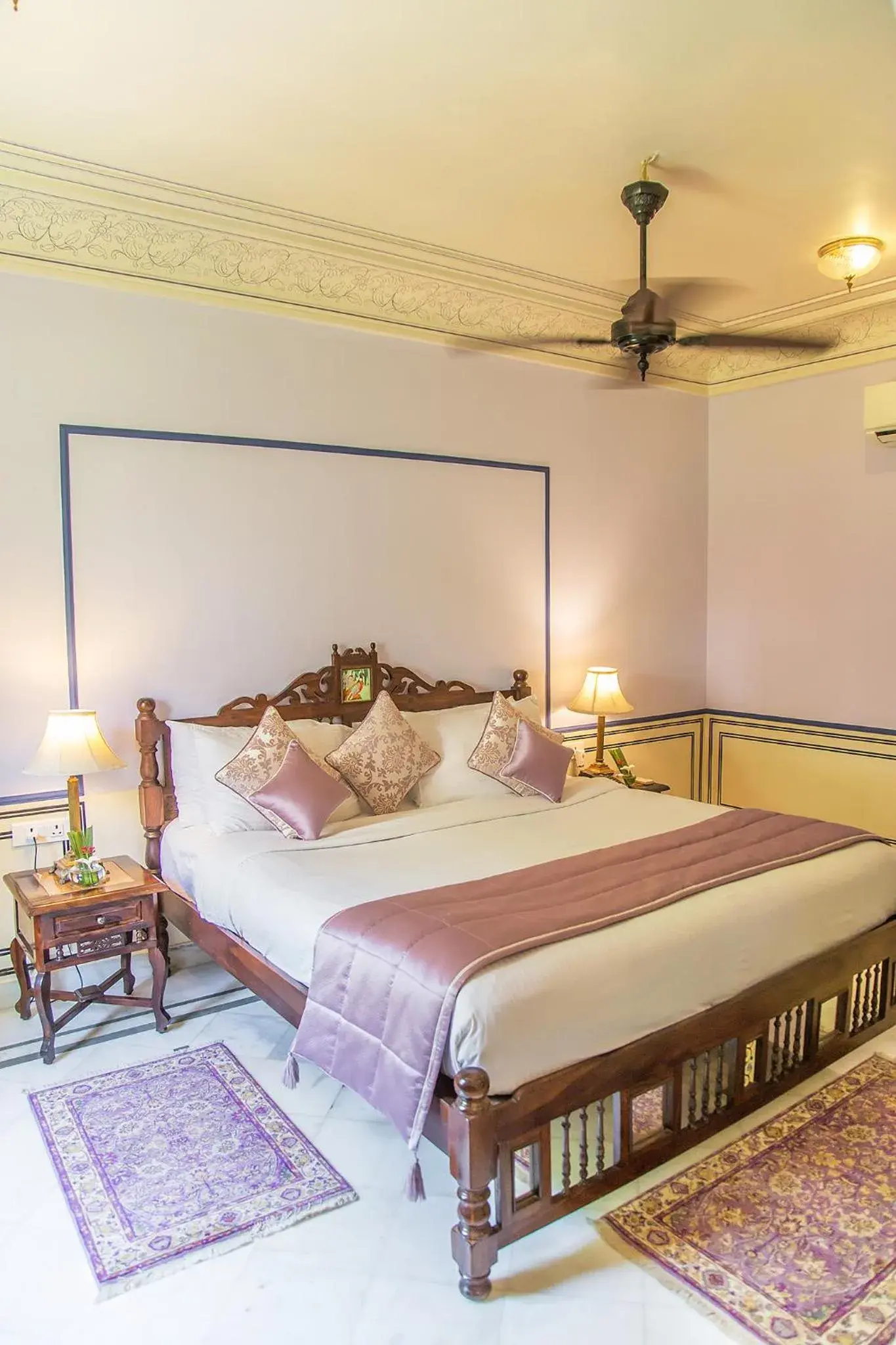 Bed in Royal Heritage Haveli