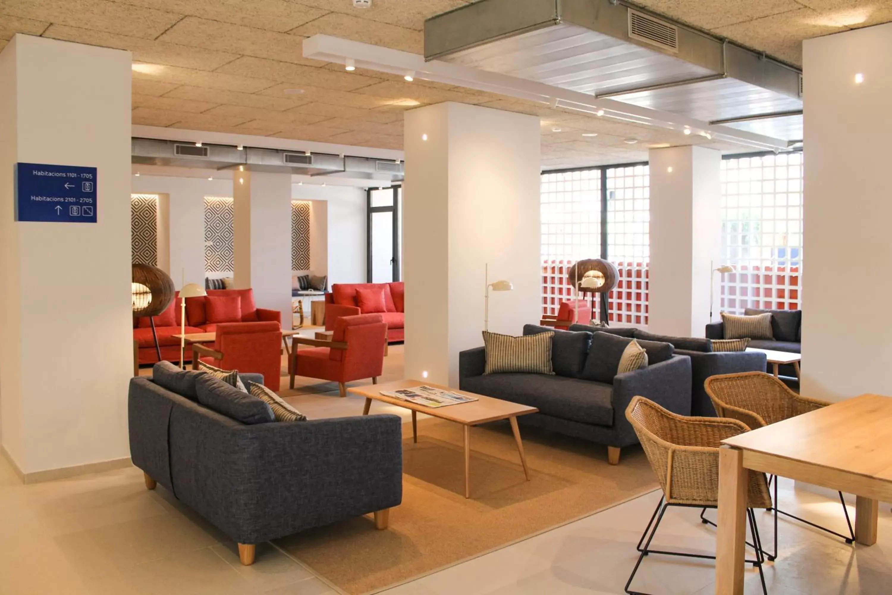 Lounge or bar in Blaumar Hotel Lounge or bar in Blaumar Hotel