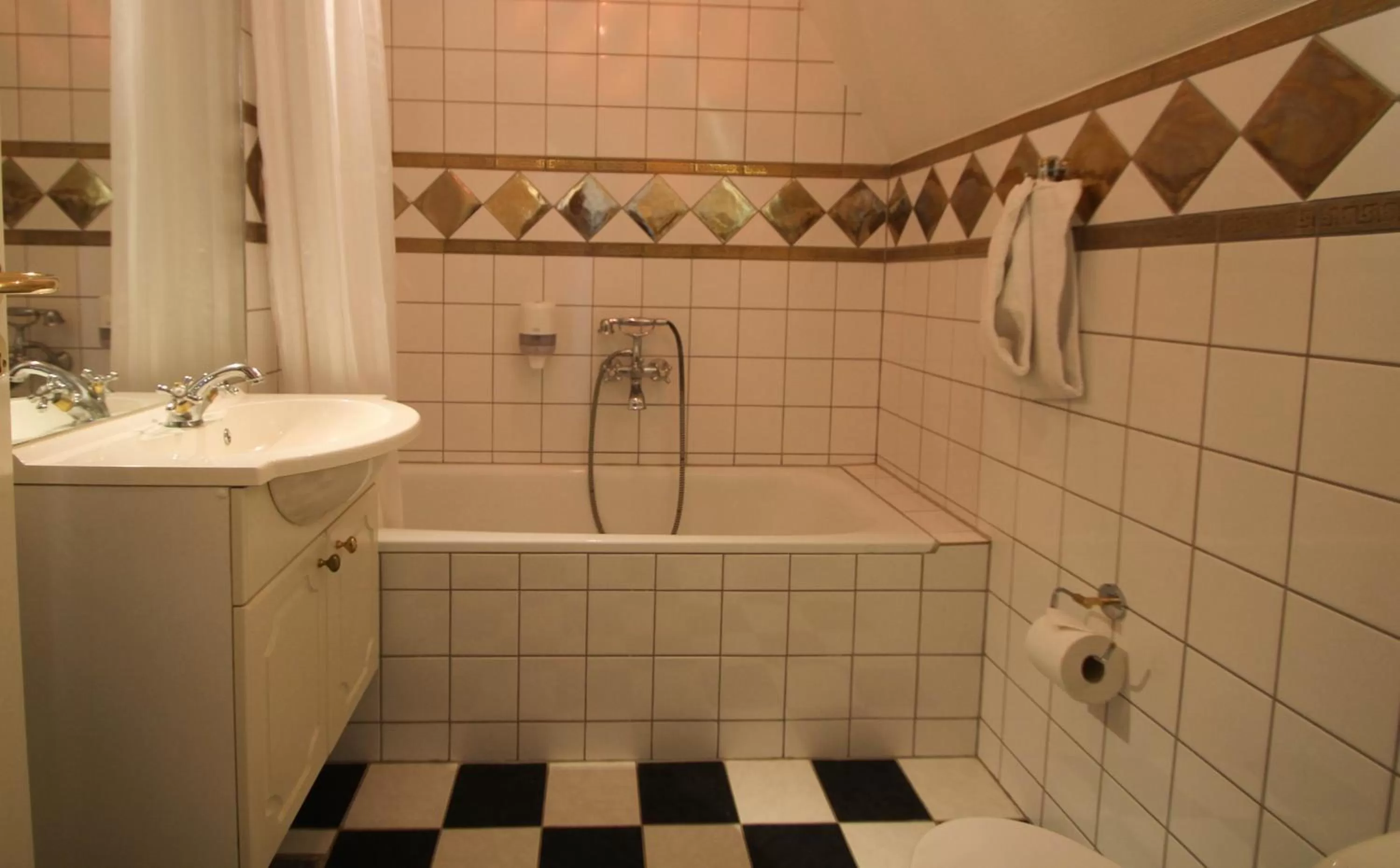 Bathroom in Sophiendal Manor