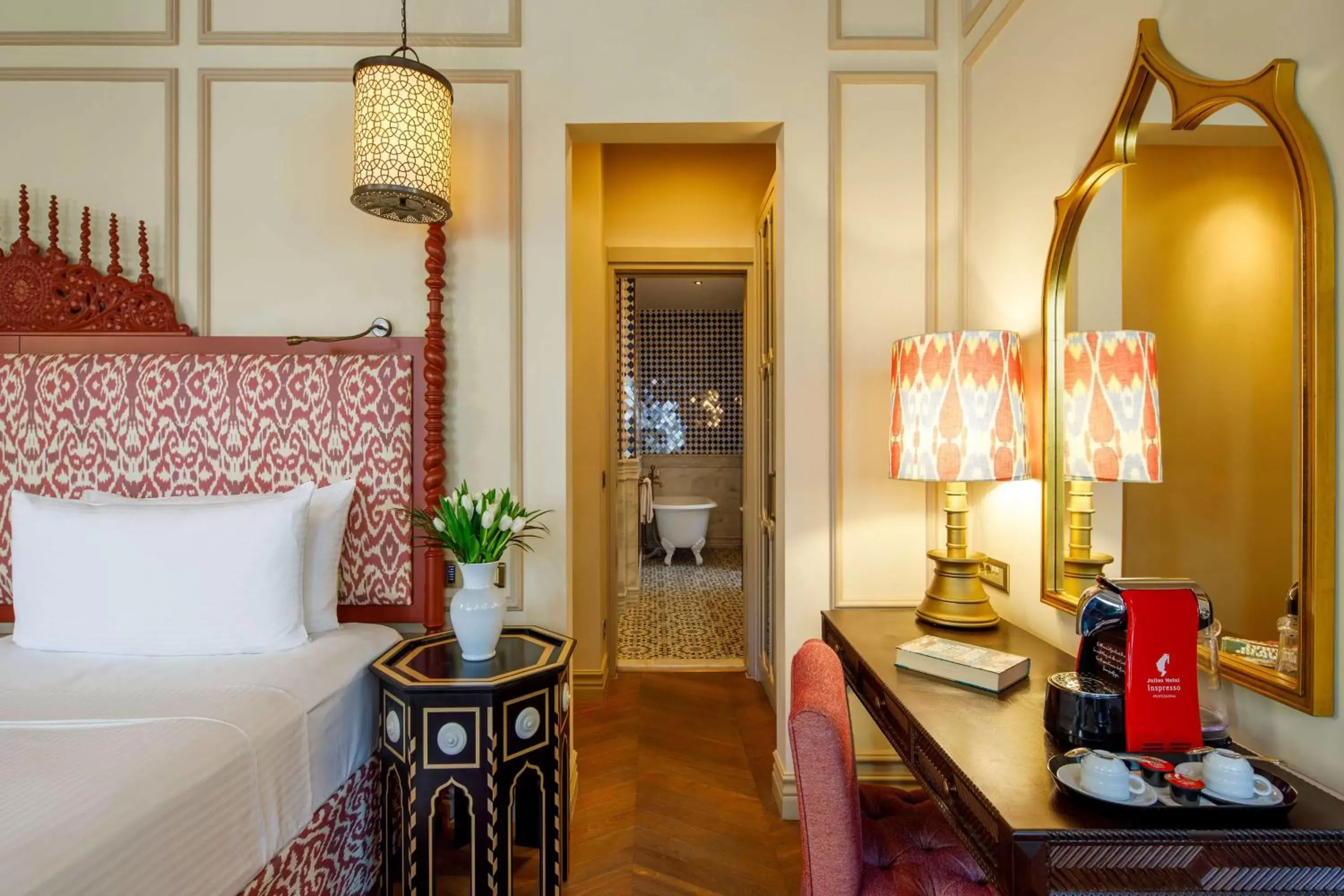 Bedroom in Hagia Sofia Mansions Istanbul, Curio Collection by Hilton