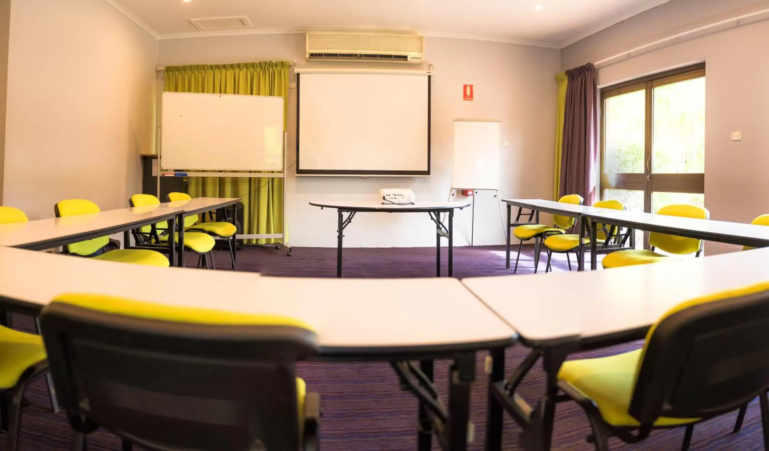 Business facilities in Contour Hotel Katherine