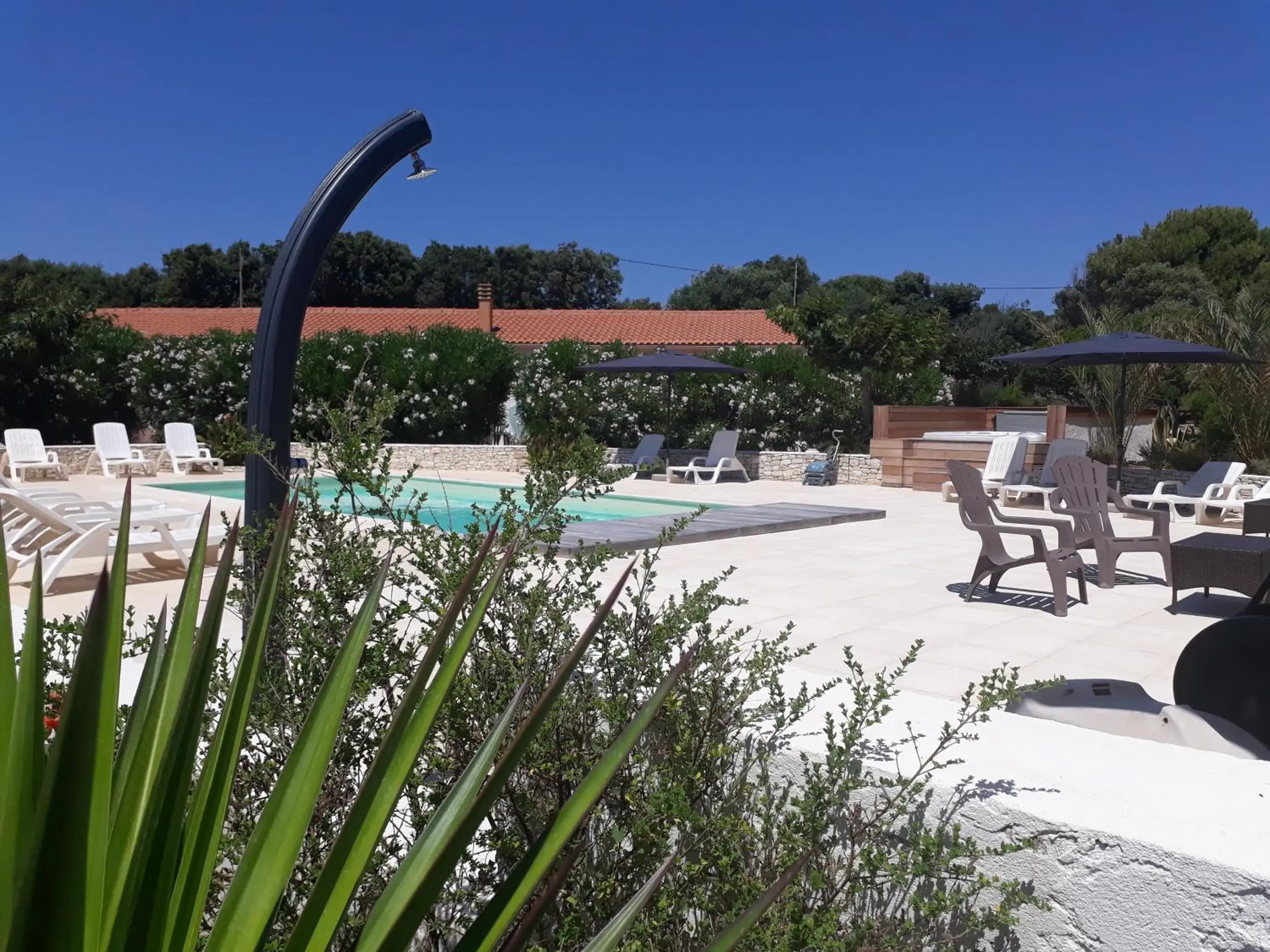 Patio, Swimming Pool in Hôtel Padolo